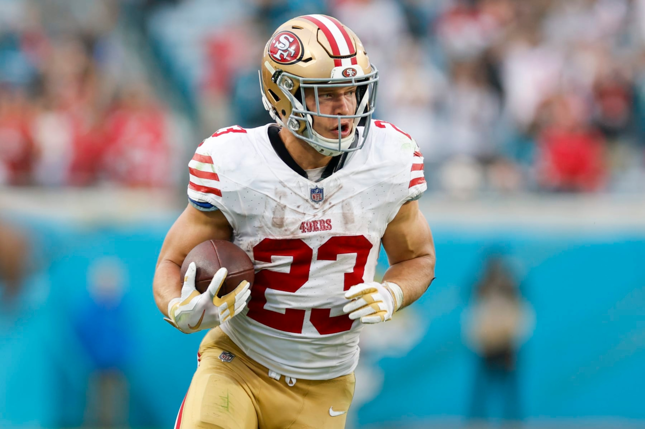 JACKSONVILLE, FL - NOVEMBER 12: San Francisco 49ers running back Christian McCaffrey (23) runs with the ball during the game between the San Francisco 49ers and theJacksonville Jaguars on November 12, 2023 at EverBank Stadium in Jacksonville, Florida. (Photo by David Rosenblum/Icon Sportswire via Getty Images) JACKSONVILLE, FL - NOVEMBER 12: San Francisco 49ers running back Christian McCaffrey (23) runs with the ball during the game between the San Francisco 49ers and theJacksonville Jaguars on November 12, 2023 at EverBank Stadium in Jacksonville, Florida. (Photo by David Rosenblum/Icon Sportswire via Getty Images)