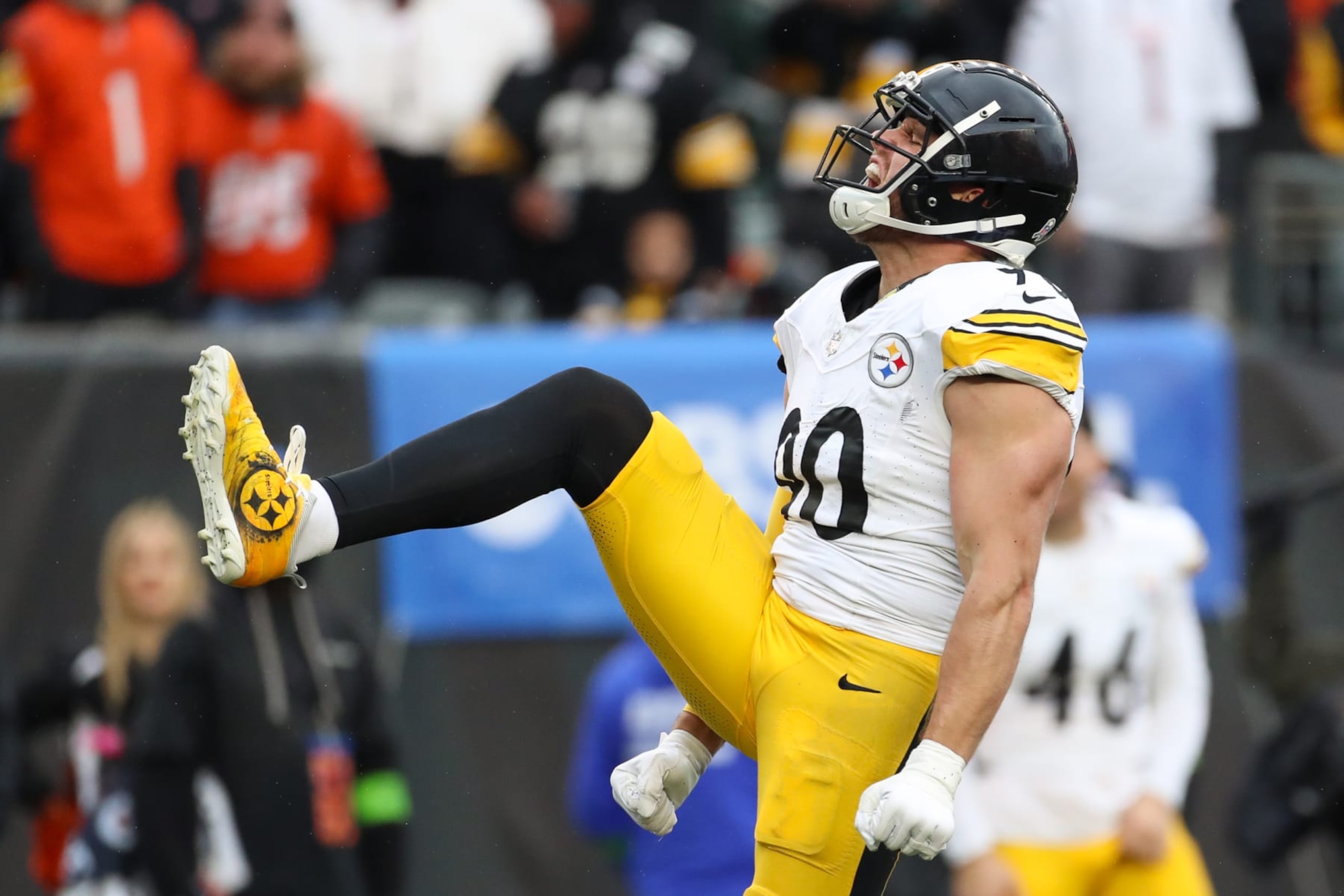 CINCINNATI, OH - NOVEMBER 26: Pittsburgh Steelers linebacker T.J. Watt (90) reacts after getting a sack during the game against the Pittsburgh Steelers and the Cincinnati Bengals on November 26, 2023, at Paycor Stadium in Cincinnati, OH. (Photo by Ian Johnson/Icon Sportswire via Getty Images) CINCINNATI, OH - NOVEMBER 26: Pittsburgh Steelers linebacker T.J. Watt (90) reacts after getting a sack during the game against the Pittsburgh Steelers and the Cincinnati Bengals on November 26, 2023, at Paycor Stadium in Cincinnati, OH. (Photo by Ian Johnson/Icon Sportswire via Getty Images)