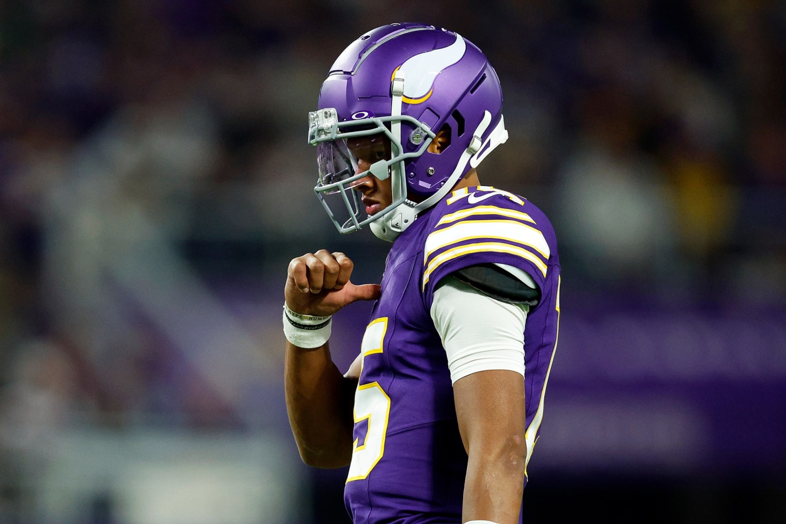 MINNEAPOLIS, MINNESOTA - NOVEMBER 27: Joshua Dobbs #15 of the Minnesota Vikings looks on against the Chicago Bears in the second half at U.S. Bank Stadium on November 27, 2023 in Minneapolis, Minnesota. The Bears defeated the Vikings 12-10. (Photo by David Berding/Getty Images) MINNEAPOLIS, MINNESOTA - NOVEMBER 27: Joshua Dobbs #15 of the Minnesota Vikings looks on against the Chicago Bears in the second half at U.S. Bank Stadium on November 27, 2023 in Minneapolis, Minnesota. The Bears defeated the Vikings 12-10. (Photo by David Berding/Getty Images)