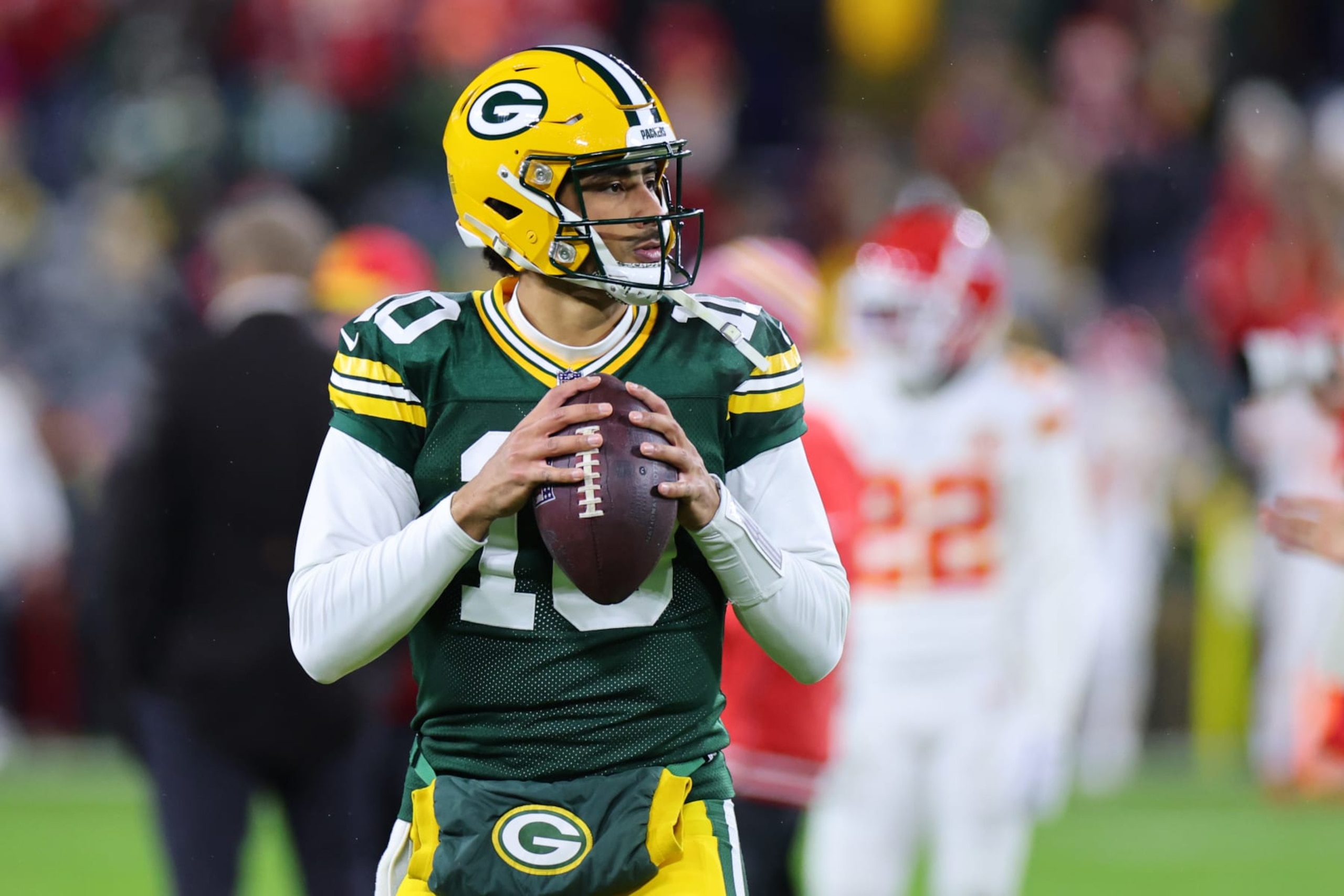 GREEN BAY, WISCONSIN - DECEMBER 03: Jordan Love #10 of the Green Bay Packers warms up before the game against the Kansas City Chiefs at Lambeau Field on December 03, 2023 in Green Bay, Wisconsin. (Photo by Stacy Revere/Getty Images)
