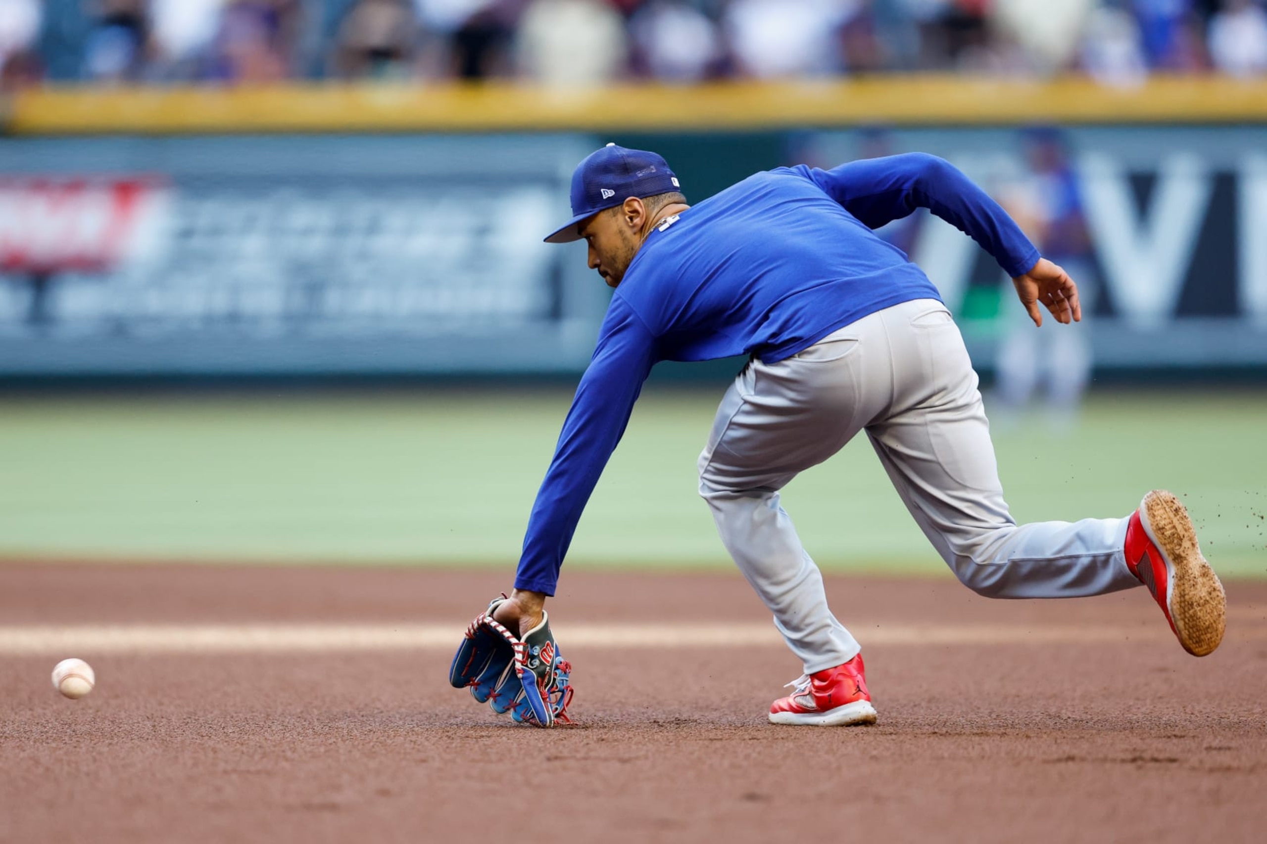 PHOENIX, AZ - OCTOBER 11: Mookie Betts #50 of the Los Angeles Dodgers warms up during batting practice prior to Game 3 of the Division Series between the Los Angeles Dodgers and the Arizona Diamondbacks at Chase Field on Wednesday, October 11, 2023 in Phoenix, Arizona. (Photo by Chris Coduto/MLB Photos via Getty Images)