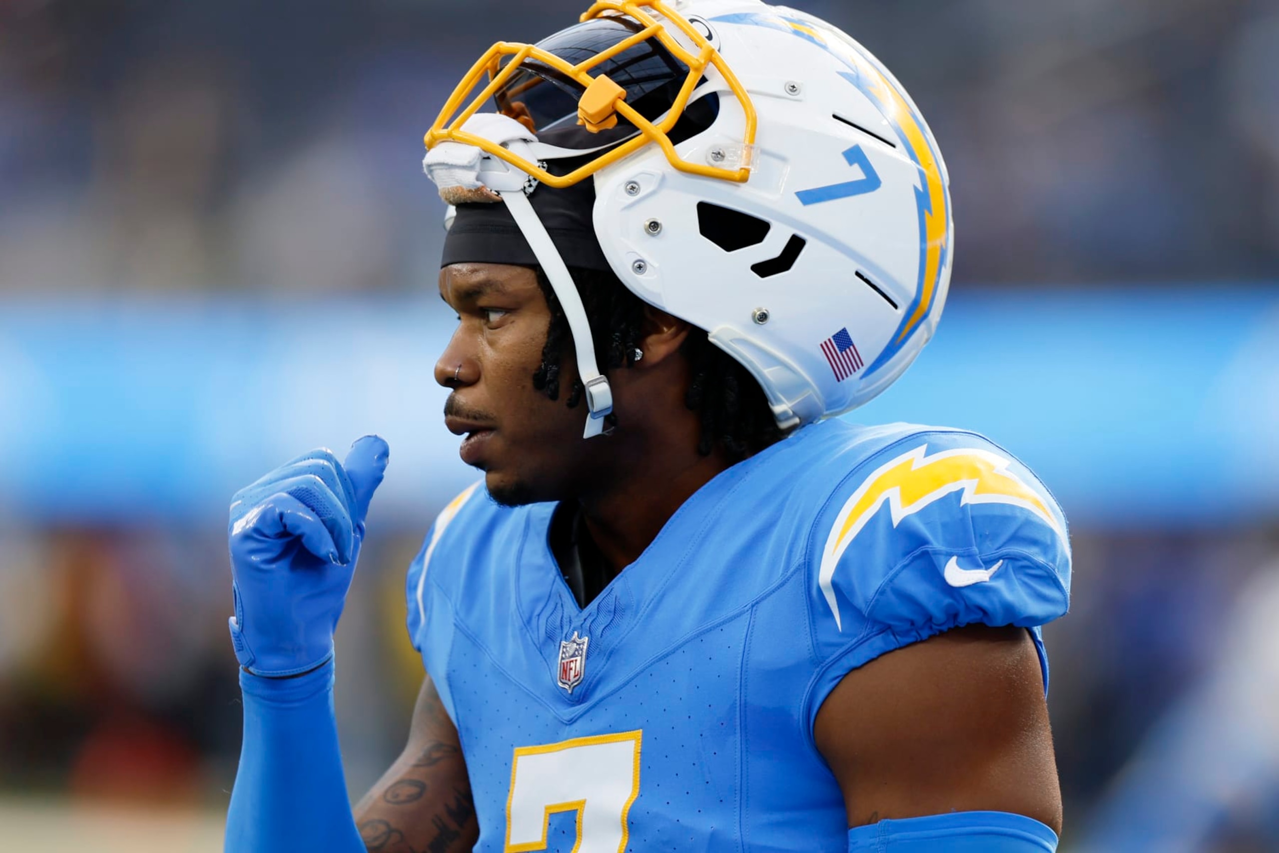 Inglewood, CA, Sunday, November 12, 2023 - Los Angeles Chargers tight end Gerald Everett (7) on the sidelines during a game against the Detroit Lions at SoFi Stadium. (Robert Gauthier/Los Angeles Times via Getty Images)