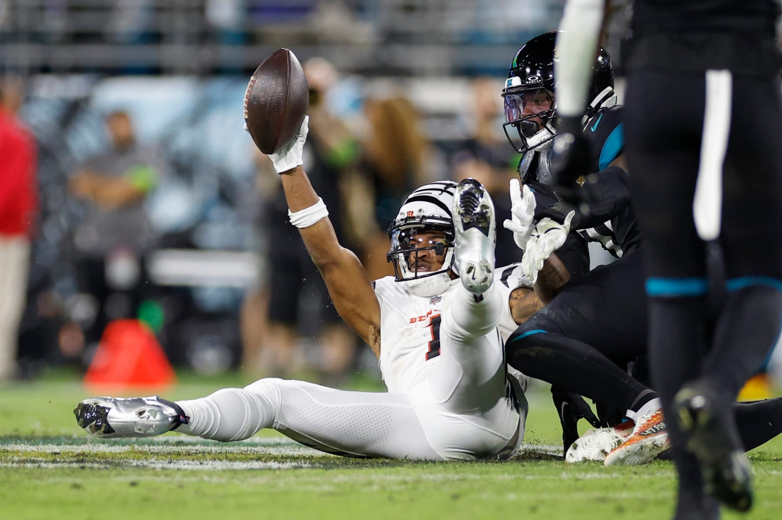 JACKSONVILLE, FL - DECEMBER 04: Cincinnati Bengals wide receiver Ja'Marr Chase (1) reacts after a play during the game between the Jacksonville Jaguars and the Cincinnati Bengals on December 4, 2023 at EverBank Stadium in Jacksonville, Fl. (Photo by David Rosenblum/Icon Sportswire via Getty Images)