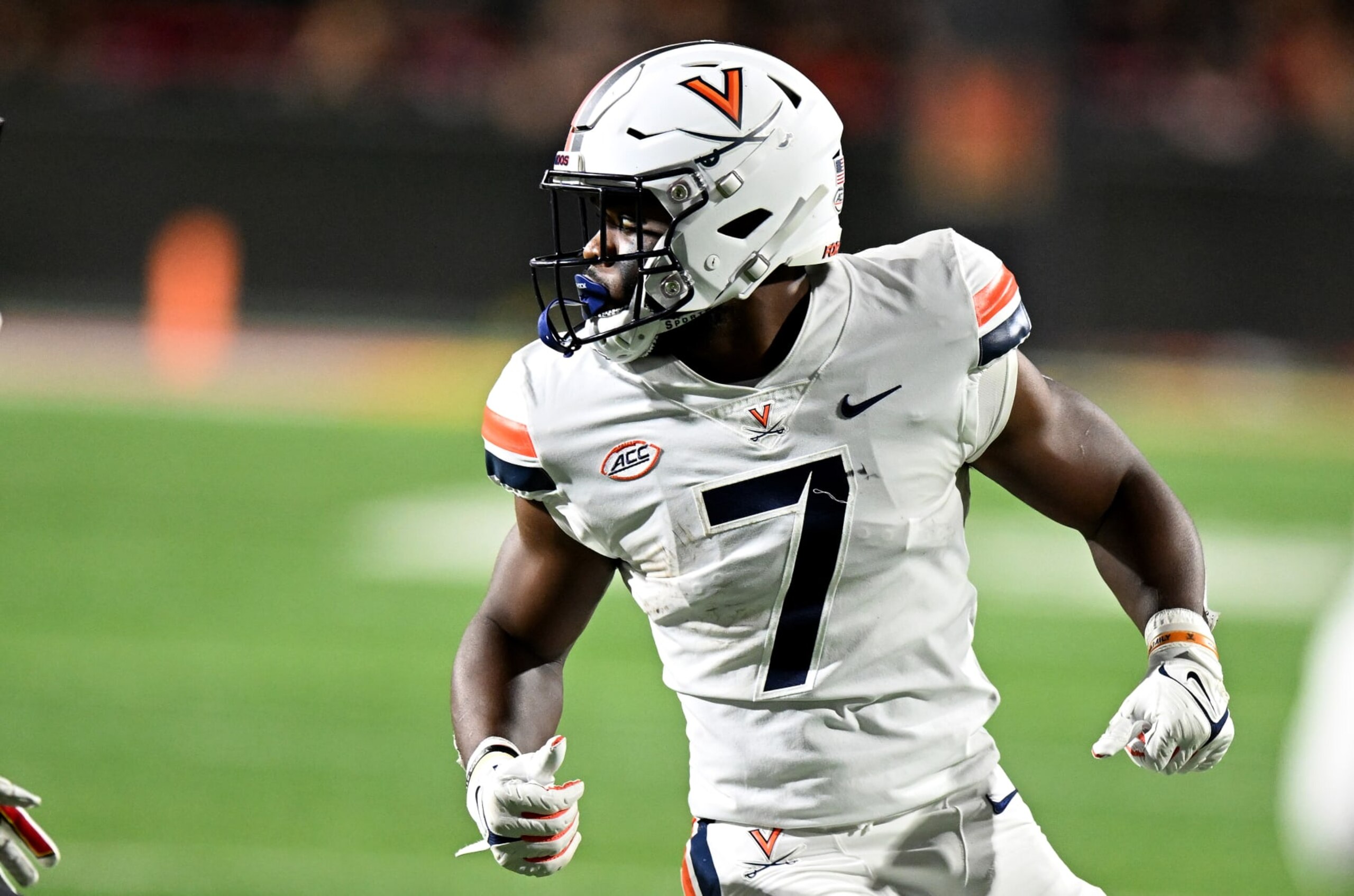 COLLEGE PARK, MARYLAND - SEPTEMBER 15: Mike Hollins #7 of the Virginia Cavaliers plays against the Maryland Terrapins at SECU Stadium on September 15, 2023 in College Park, Maryland. (Photo by G Fiume/Getty Images) COLLEGE PARK, MARYLAND - SEPTEMBER 15: Mike Hollins #7 of the Virginia Cavaliers plays against the Maryland Terrapins at SECU Stadium on September 15, 2023 in College Park, Maryland. (Photo by G Fiume/Getty Images)