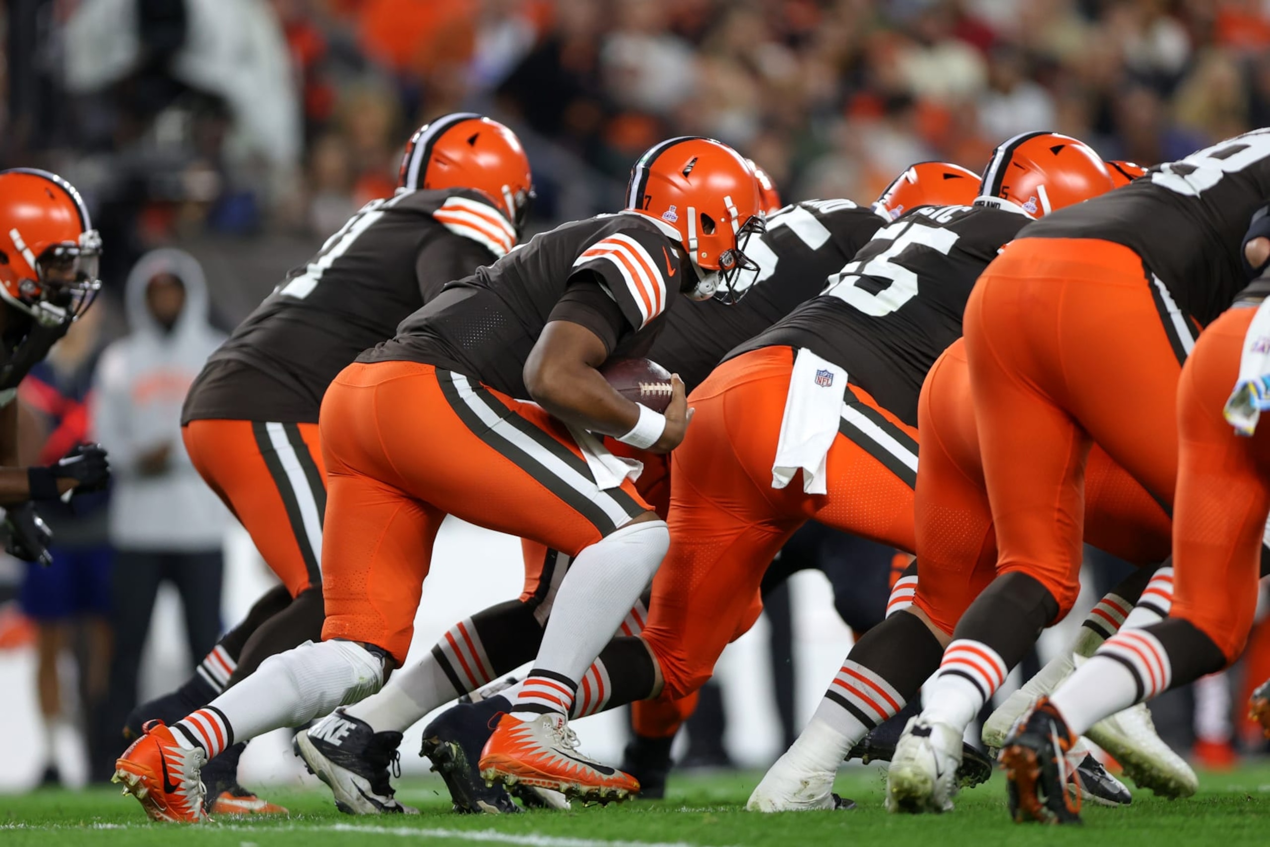Jacoby Brissett executes a QB sneak for the Cleveland Browns
