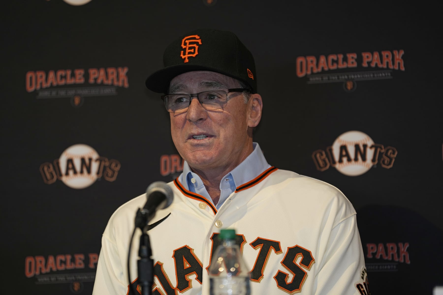 SAN FRANCISCO, CALIFORNIA - OCTOBER 25: New San Francisco Giants Bob Melvin (6) addresses the media at his introductory press conference at Oracle Park on October 25, 2023 in San Francisco, California. (Photo by Andy Kuno/San Francisco Giants/Getty Images)