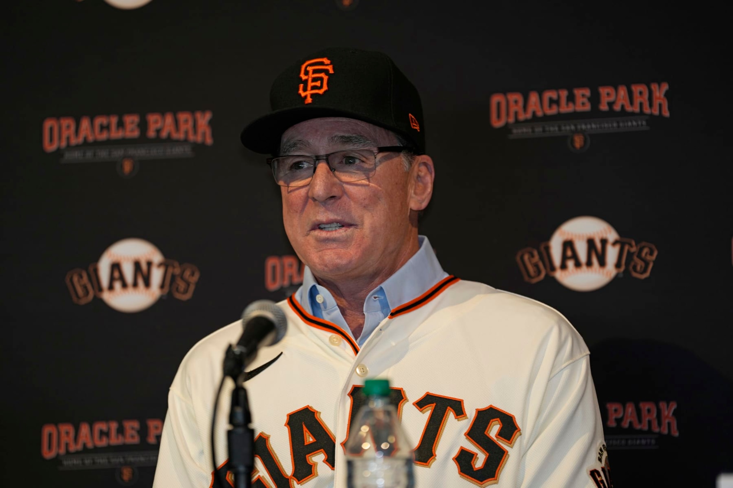SAN FRANCISCO, CALIFORNIA - OCTOBER 25: New San Francisco Giants Bob Melvin (6) addresses the media at his introductory press conference at Oracle Park on October 25, 2023 in San Francisco, California. (Photo by Andy Kuno/San Francisco Giants/Getty Images) SAN FRANCISCO, CALIFORNIA - OCTOBER 25: New San Francisco Giants Bob Melvin (6) addresses the media at his introductory press conference at Oracle Park on October 25, 2023 in San Francisco, California. (Photo by Andy Kuno/San Francisco Giants/Getty Images)