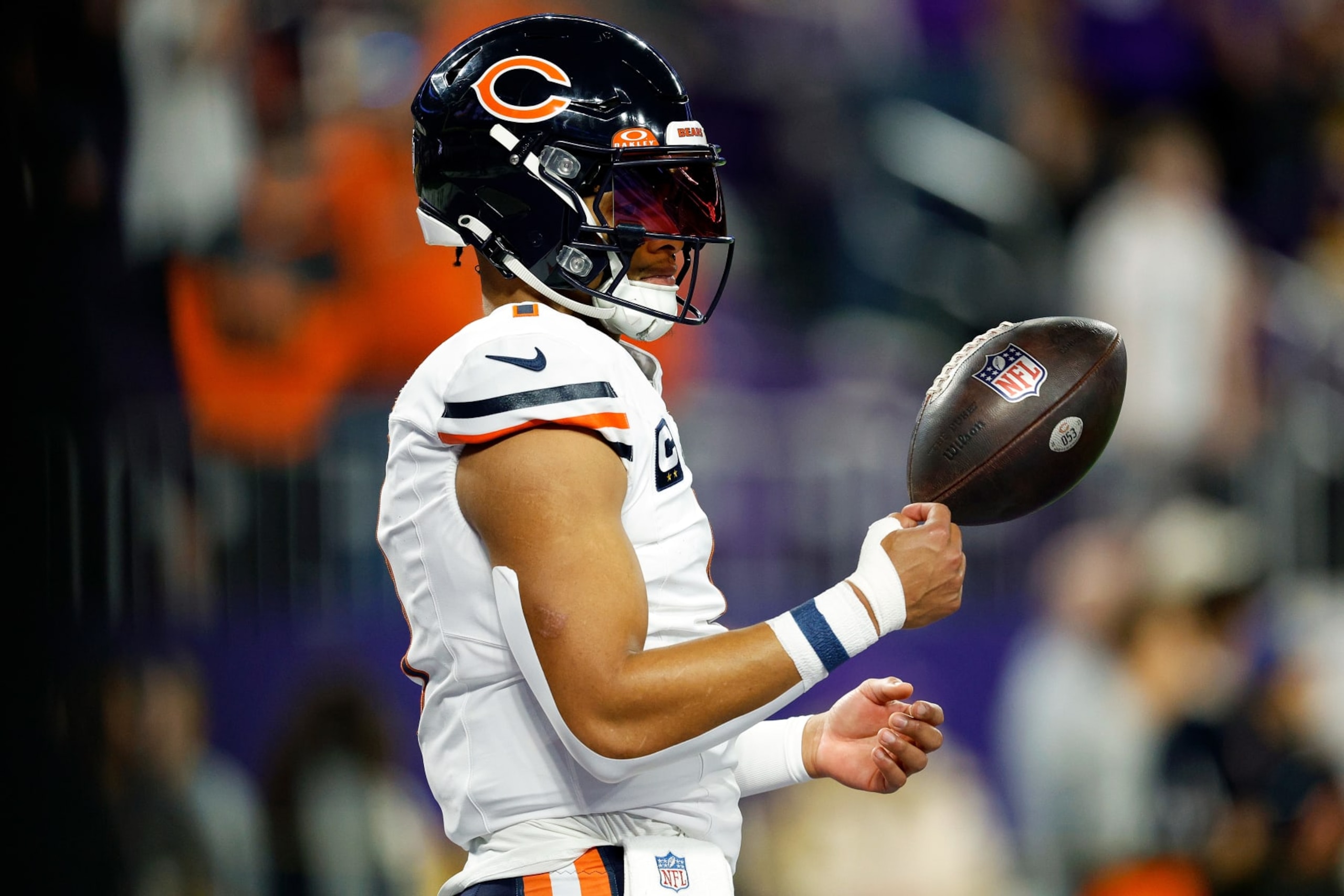 MINNEAPOLIS, MINNESOTA - NOVEMBER 27: Justin Fields #1 of the Chicago Bears looks on prior to the start of the game against the Minnesota Vikings at U.S. Bank Stadium on November 27, 2023 in Minneapolis, Minnesota. The Bears defeated the Vikings 12-10. (Photo by David Berding/Getty Images) MINNEAPOLIS, MINNESOTA - NOVEMBER 27: Justin Fields #1 of the Chicago Bears looks on prior to the start of the game against the Minnesota Vikings at U.S. Bank Stadium on November 27, 2023 in Minneapolis, Minnesota. The Bears defeated the Vikings 12-10. (Photo by David Berding/Getty Images)
