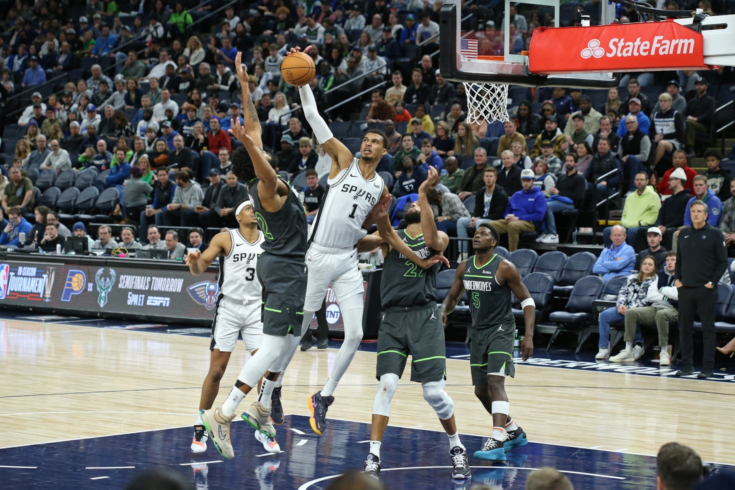 MINNEAPOLIS, MN -  DECEMBER 6: Victor Wembanyama #1 of the San Antonio Spurs block during the game against the Minnesota Timberwolves on December 6, 2023 at Target Center in Minneapolis, Minnesota. NOTE TO USER: User expressly acknowledges and agrees that, by downloading and or using this Photograph, user is consenting to the terms and conditions of the Getty Images License Agreement. Mandatory Copyright Notice: Copyright 2023 NBAE (Photo by David Sherman/NBAE via Getty Images)