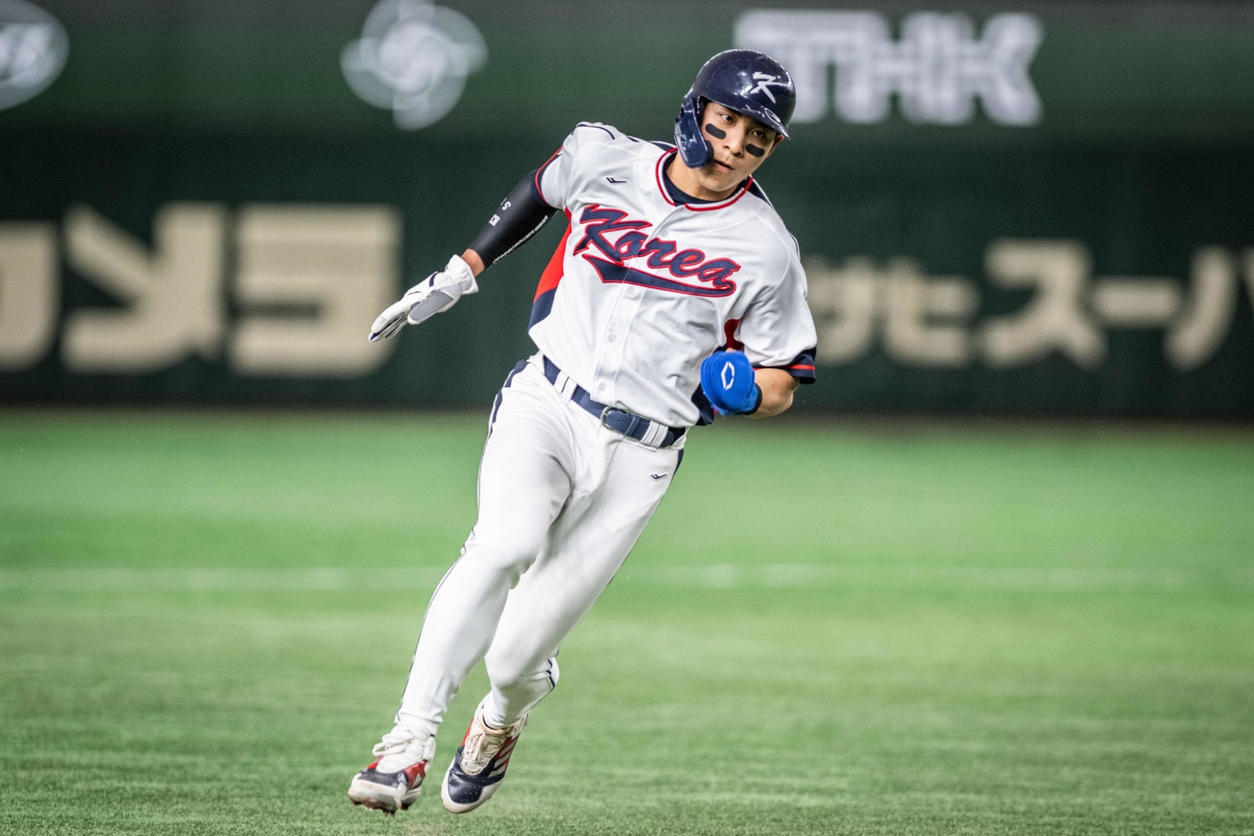 South Korea's Lee Jung-hoo runs to the third base during the World Baseball Classic (WBC) Pool B round game between Czech Republic and South Korea at the Tokyo Dome in Tokyo on March 12, 2023. (Photo by Yuichi YAMAZAKI / AFP) (Photo by YUICHI YAMAZAKI/AFP via Getty Images) South Korea's Lee Jung-hoo runs to the third base during the World Baseball Classic (WBC) Pool B round game between Czech Republic and South Korea at the Tokyo Dome in Tokyo on March 12, 2023. (Photo by Yuichi YAMAZAKI / AFP) (Photo by YUICHI YAMAZAKI/AFP via Getty Images)