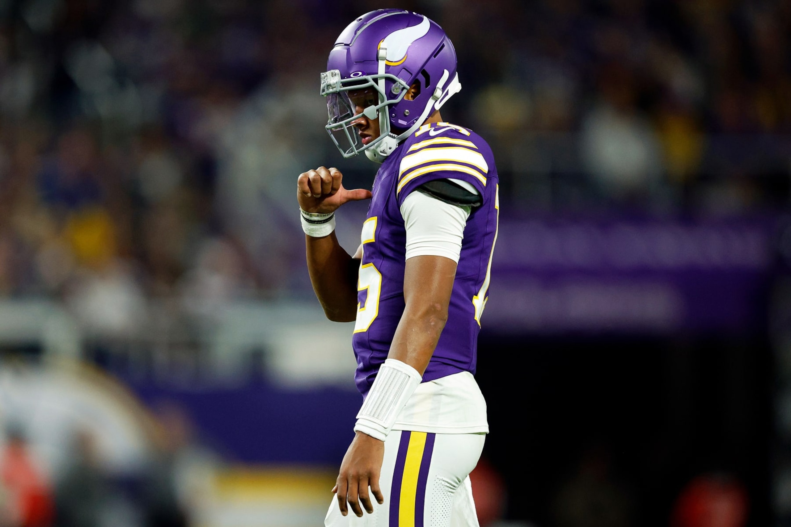 MINNEAPOLIS, MINNESOTA - NOVEMBER 27: Joshua Dobbs #15 of the Minnesota Vikings looks on against the Chicago Bears in the second half at U.S. Bank Stadium on November 27, 2023 in Minneapolis, Minnesota. The Bears defeated the Vikings 12-10. (Photo by David Berding/Getty Images)