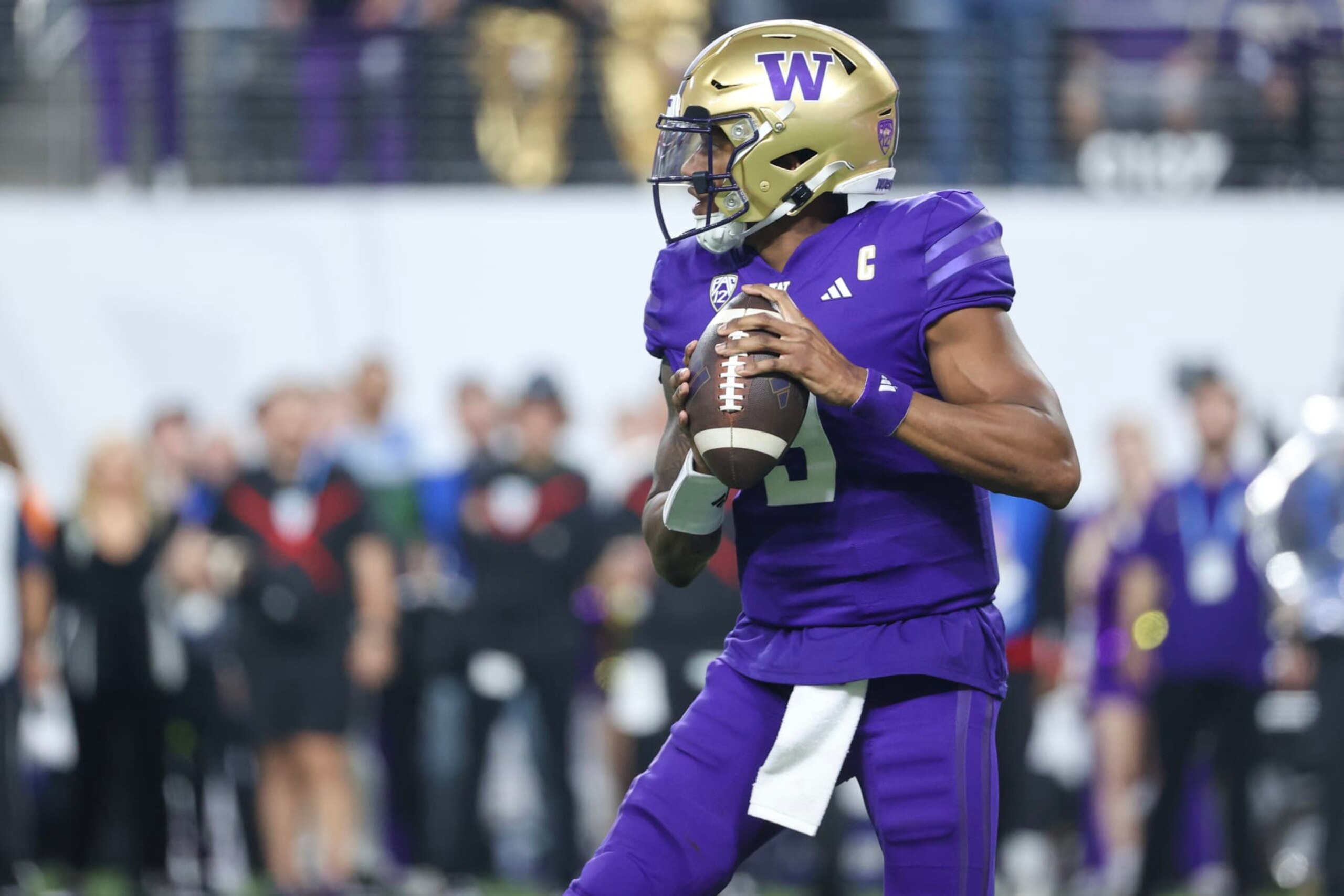 LAS VEGAS, NEVADA - DECEMBER 01: Michael Penix Jr. #9 of the Washington Huskies attempts a pass during the fourth quarter against the Oregon Ducks during the Pac-12 Championship at Allegiant Stadium on December 01, 2023 in Las Vegas, Nevada. (Photo by Ian Maule/Getty Images)