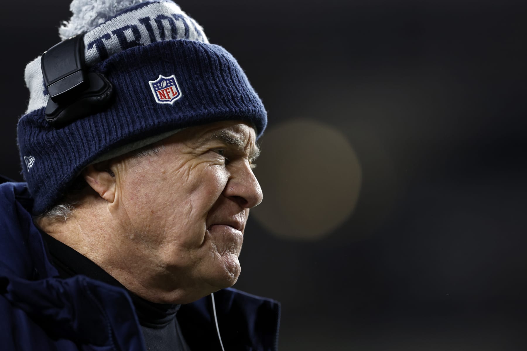 Pittsburgh, PA - December 7: New England Patriots head coach Bill Belichick talks with an official during the game. The Patriots beat the Pittsburgh Steelers, 21-18. (Photo by Danielle Parhizkaran/The Boston Globe via Getty Images)