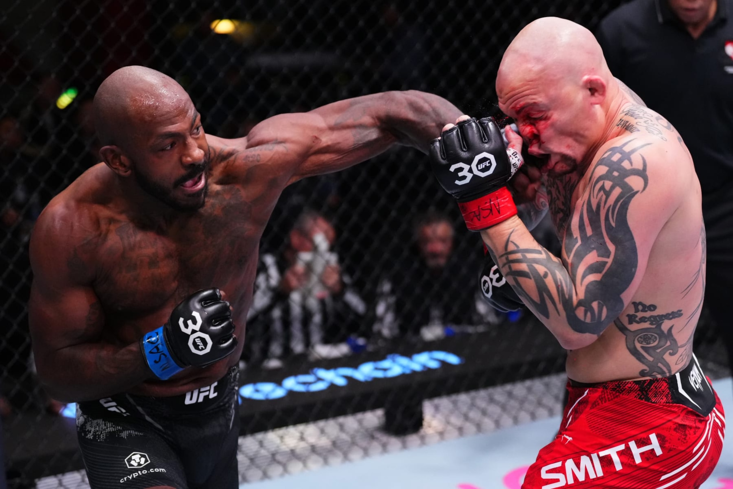 Khalil Rountree Jr. punches Anthony Smith
