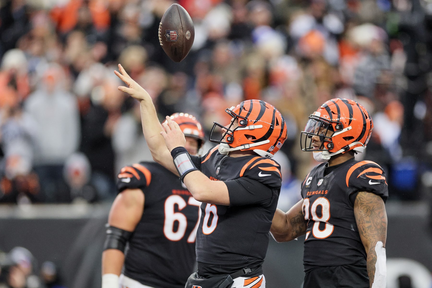 CINCINNATI, OHIO - DECEMBER 10: Jake Browning #6 of the Cincinnati Bengals reacts after scoring a touchdown during the second half of the game against the Indianapolis Colts at Paycor Stadium on December 10, 2023 in Cincinnati, Ohio. (Photo by Andy Lyons/Getty Images) CINCINNATI, OHIO - DECEMBER 10: Jake Browning #6 of the Cincinnati Bengals reacts after scoring a touchdown during the second half of the game against the Indianapolis Colts at Paycor Stadium on December 10, 2023 in Cincinnati, Ohio. (Photo by Andy Lyons/Getty Images)