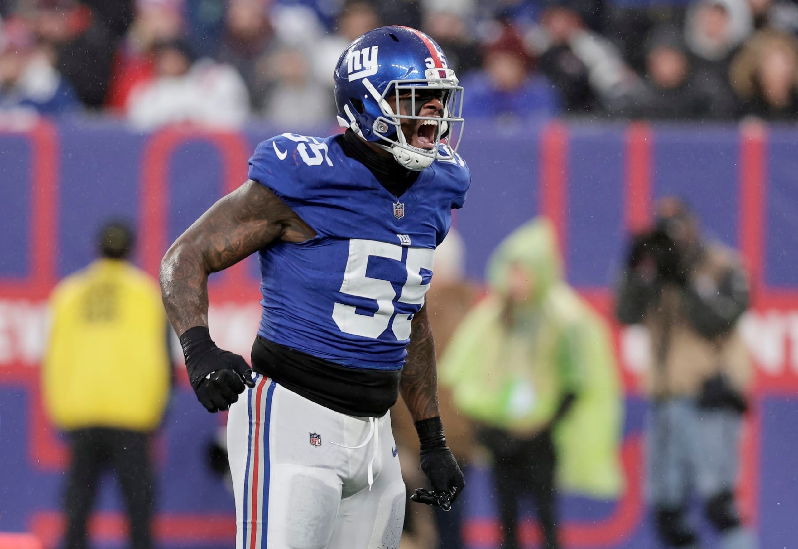 EAST RUTHERFORD, NEW JERSEY - NOVEMBER 26: (NEW YORK DAILIES OUT)  Jihad Ward #55 of the New York Giants in action against the New England Patriots at MetLife Stadium on November 26, 2023 in East Rutherford, New Jersey.  The Giants defeated the Patriots 10-7. (Photo by Jim McIsaac/Getty Images)