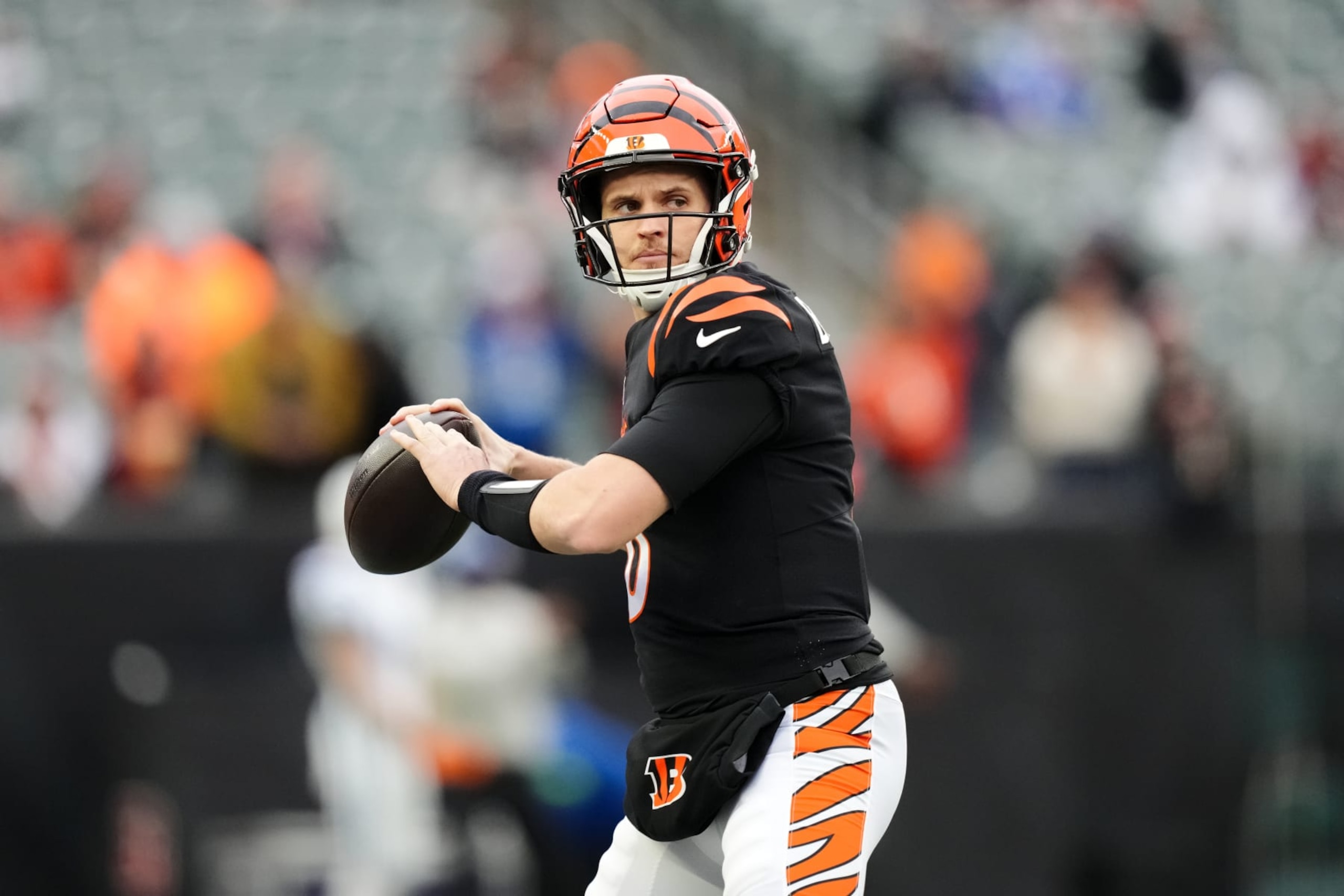 CINCINNATI, OHIO - DECEMBER 10: Jake Browning #6 of the Cincinnati Bengals warms up before the game against the Indianapolis Colts at Paycor Stadium on December 10, 2023 in Cincinnati, Ohio. (Photo by Dylan Buell/Getty Images)