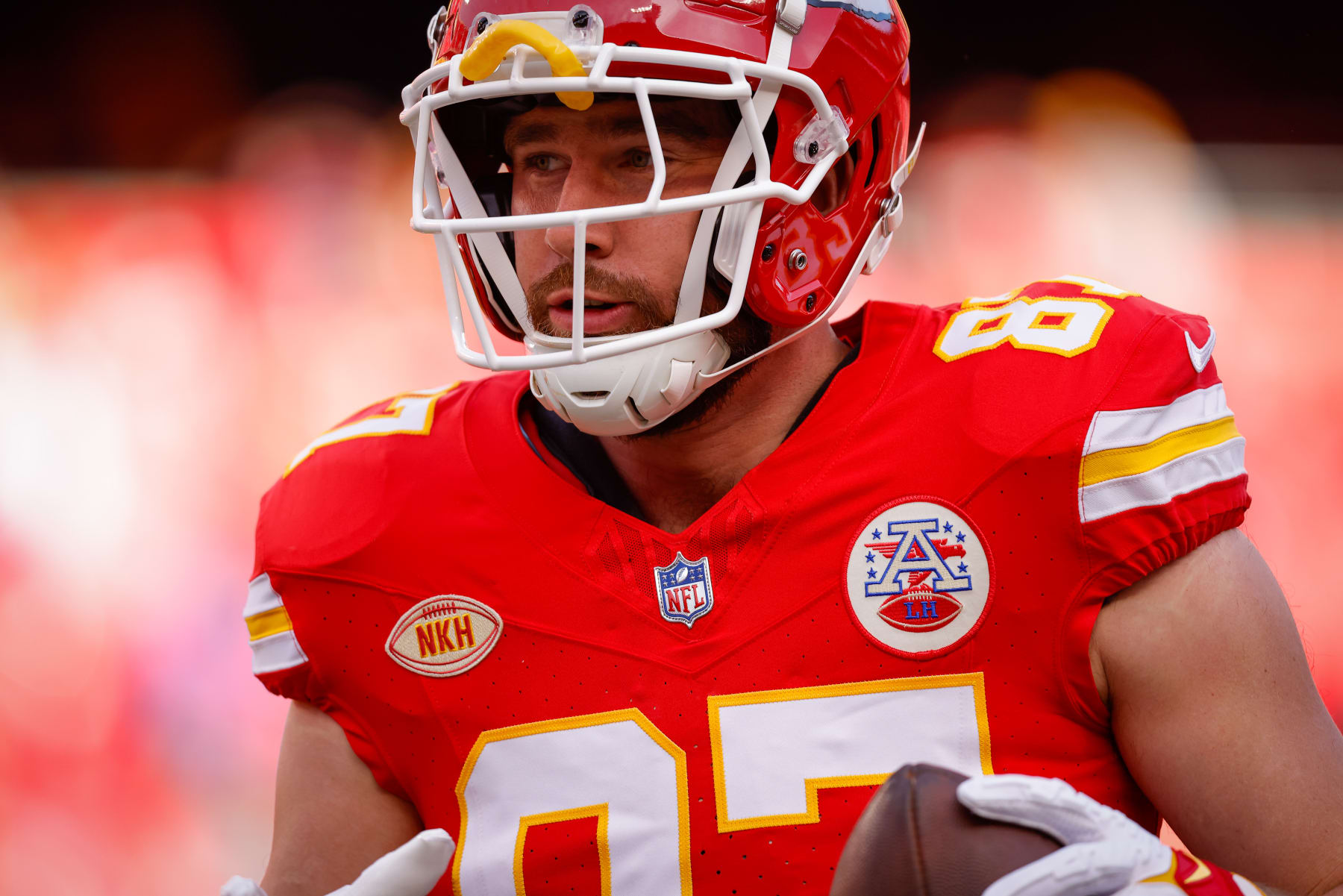 KANSAS CITY, MISSOURI - DECEMBER 10: Travis Kelce #87 of the Kansas City Chiefs, practices during warmups prior to the game against the Buffalo Bills at GEHA Field at Arrowhead Stadium on December 10, 2023 in Kansas City, Missouri. (Photo by David Eulitt/Getty Images)