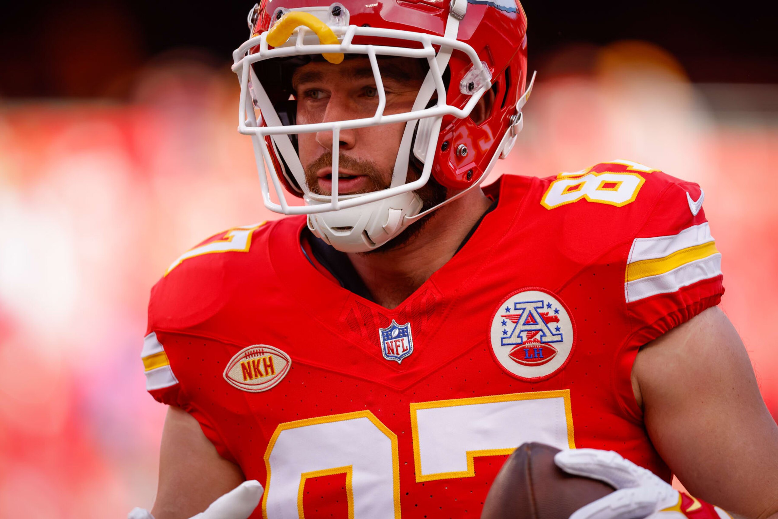 KANSAS CITY, MISSOURI - DECEMBER 10: Travis Kelce #87 of the Kansas City Chiefs, practices during warmups prior to the game against the Buffalo Bills at GEHA Field at Arrowhead Stadium on December 10, 2023 in Kansas City, Missouri. (Photo by David Eulitt/Getty Images)