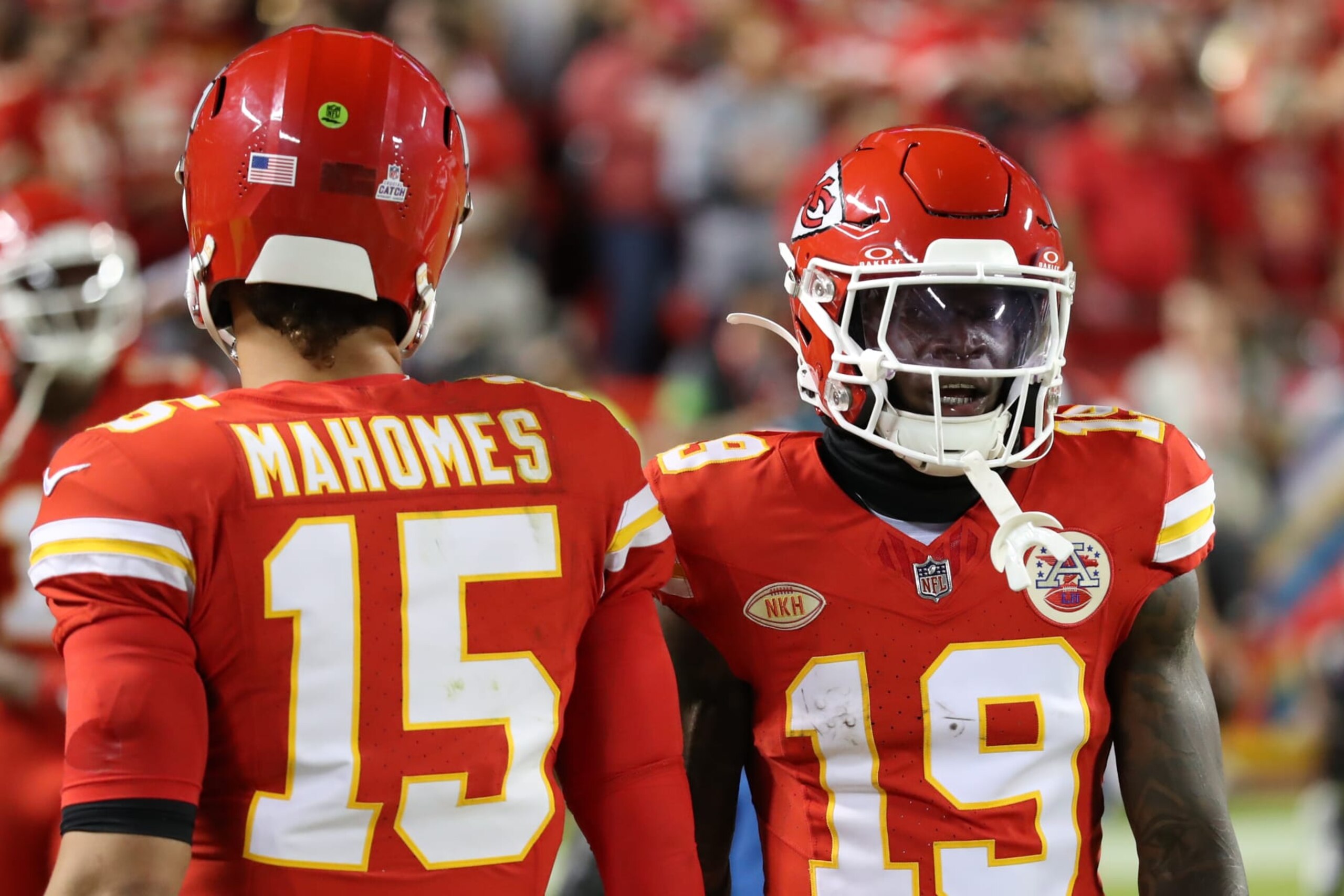 KANSAS CITY, MO - OCTOBER 12: Kansas City Chiefs quarterback Patrick Mahomes (15) and wide receiver Kadarius Toney (19) during an AFC West matchup between the Denver Broncos and Kansas City Chiefs on Oct 12, 2023 at GEHA Field at Arrowhead Stadium in Kansas City, MO.  (Photo by Scott Winters/Icon Sportswire via Getty Images)
