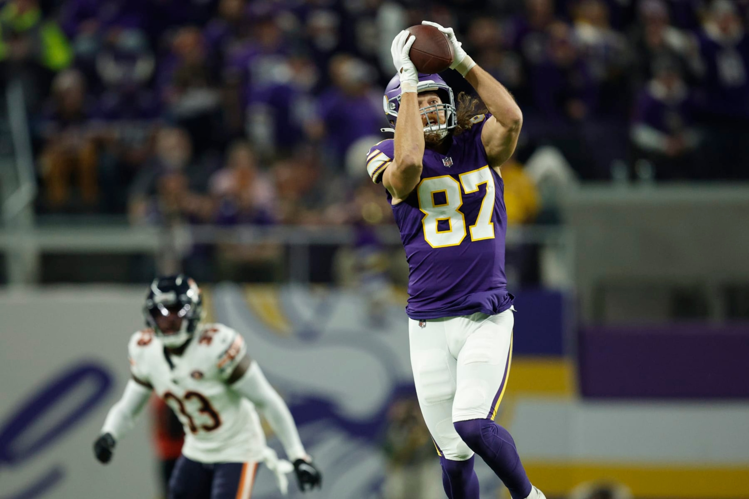 MINNEAPOLIS, MINNESOTA - NOVEMBER 27: T.J. Hockenson #87 of the Minnesota Vikings catches a pass during the third quarter against the Chicago Bears at U.S. Bank Stadium on November 27, 2023 in Minneapolis, Minnesota. (Photo by David Berding/Getty Images)