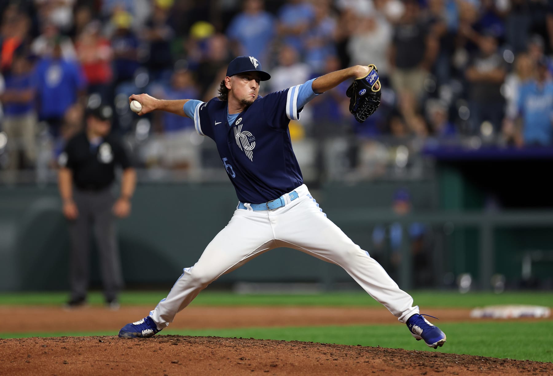 KANSAS CITY, MISSOURI - SEPTEMBER 15:  Taylor Clarke #45 of the Kansas City Royals pitches during the 9th inning of the game against the Houston Astros at Kauffman Stadium on September 15, 2023 in Kansas City, Missouri. (Photo by Jamie Squire/Getty Images)