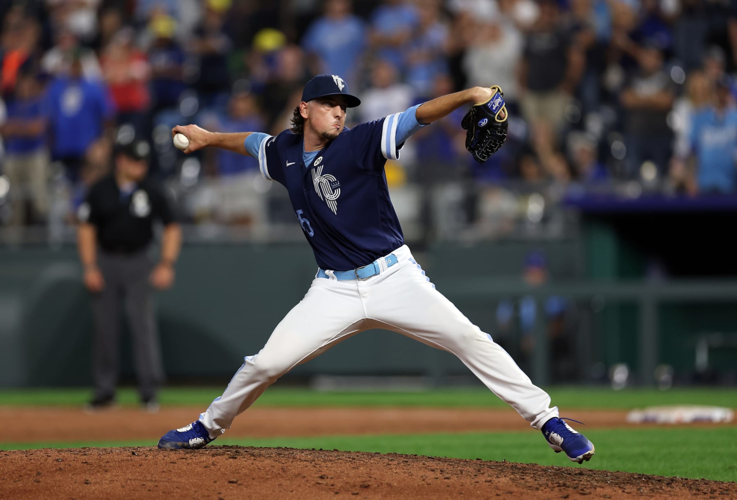 KANSAS CITY, MISSOURI - SEPTEMBER 15: Taylor Clarke #45 of the Kansas City Royals pitches during the 9th inning of the game against the Houston Astros at Kauffman Stadium on September 15, 2023 in Kansas City, Missouri. (Photo by Jamie Squire/Getty Images) KANSAS CITY, MISSOURI - SEPTEMBER 15: Taylor Clarke #45 of the Kansas City Royals pitches during the 9th inning of the game against the Houston Astros at Kauffman Stadium on September 15, 2023 in Kansas City, Missouri. (Photo by Jamie Squire/Getty Images)