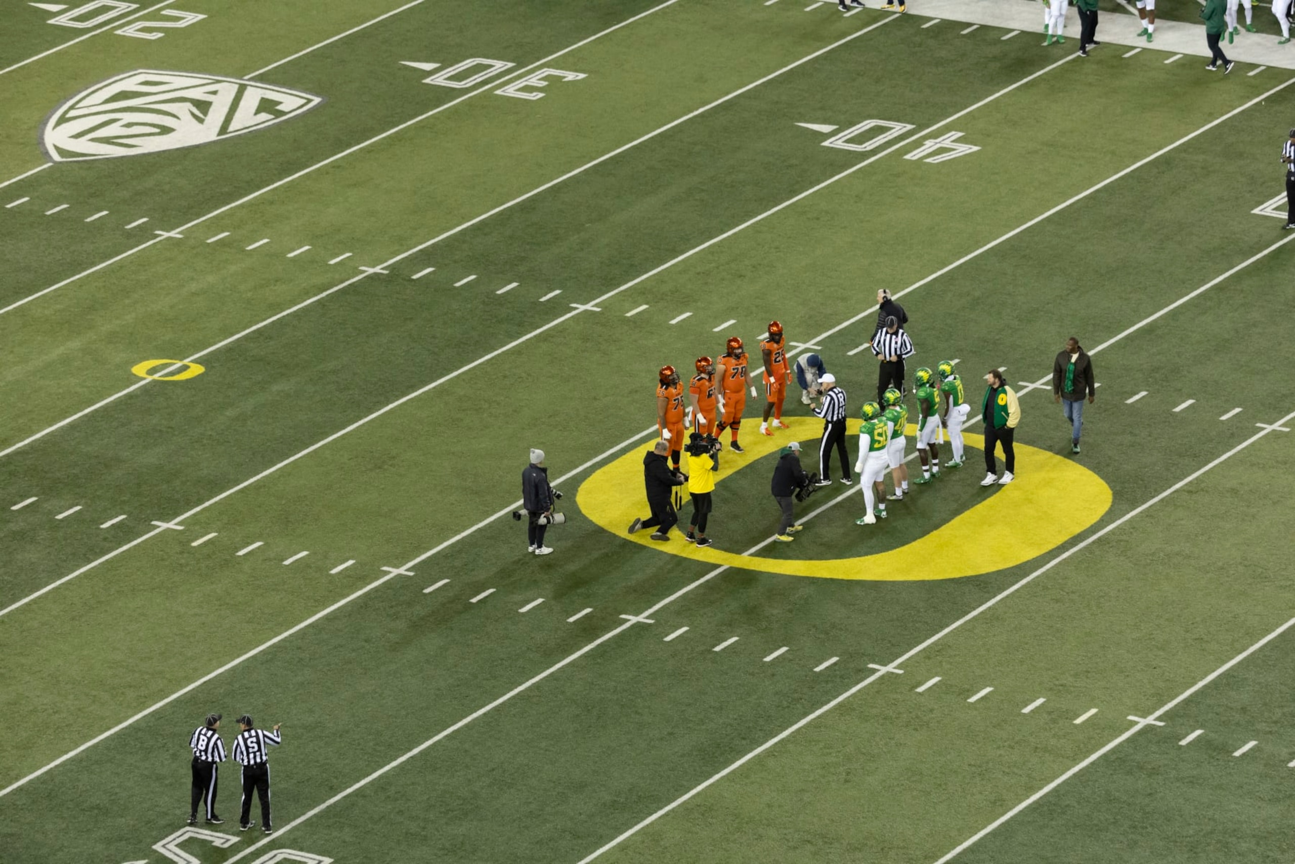 EUGENE, OREGON - NOVEMBER 24: An overhead interior view of the game between the Oregon Ducks and the Oregon State Beavers  at Autzen Stadium on November 24, 2023 in Eugene, Oregon. (Photo by Tom Hauck/Getty Images)