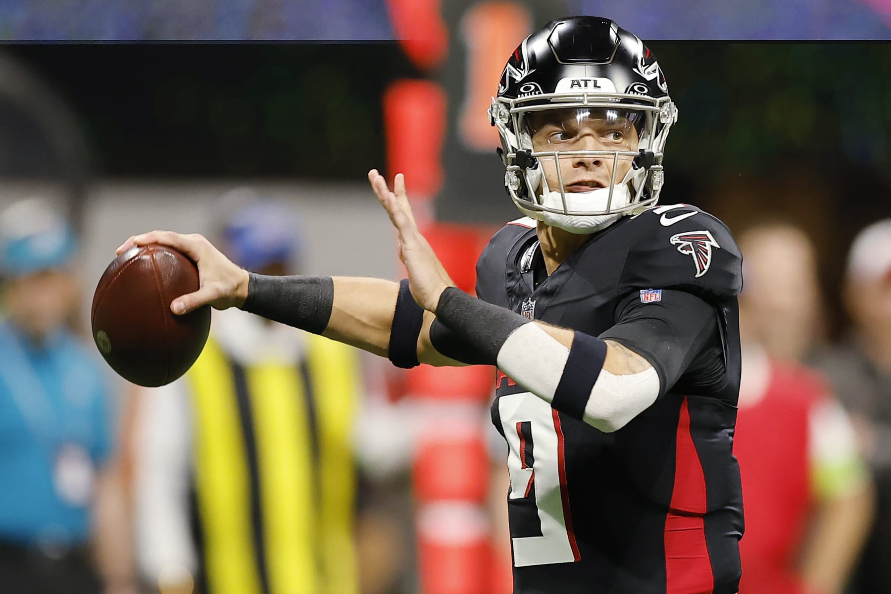 ATLANTA, GEORGIA - DECEMBER 10: Desmond Ridder #9 of the Atlanta Falcons looks to throw during the first half of the game against the Tampa Bay Buccaneers at Mercedes-Benz Stadium on December 10, 2023 in Atlanta, Georgia. (Photo by Alex Slitz/Getty Images)