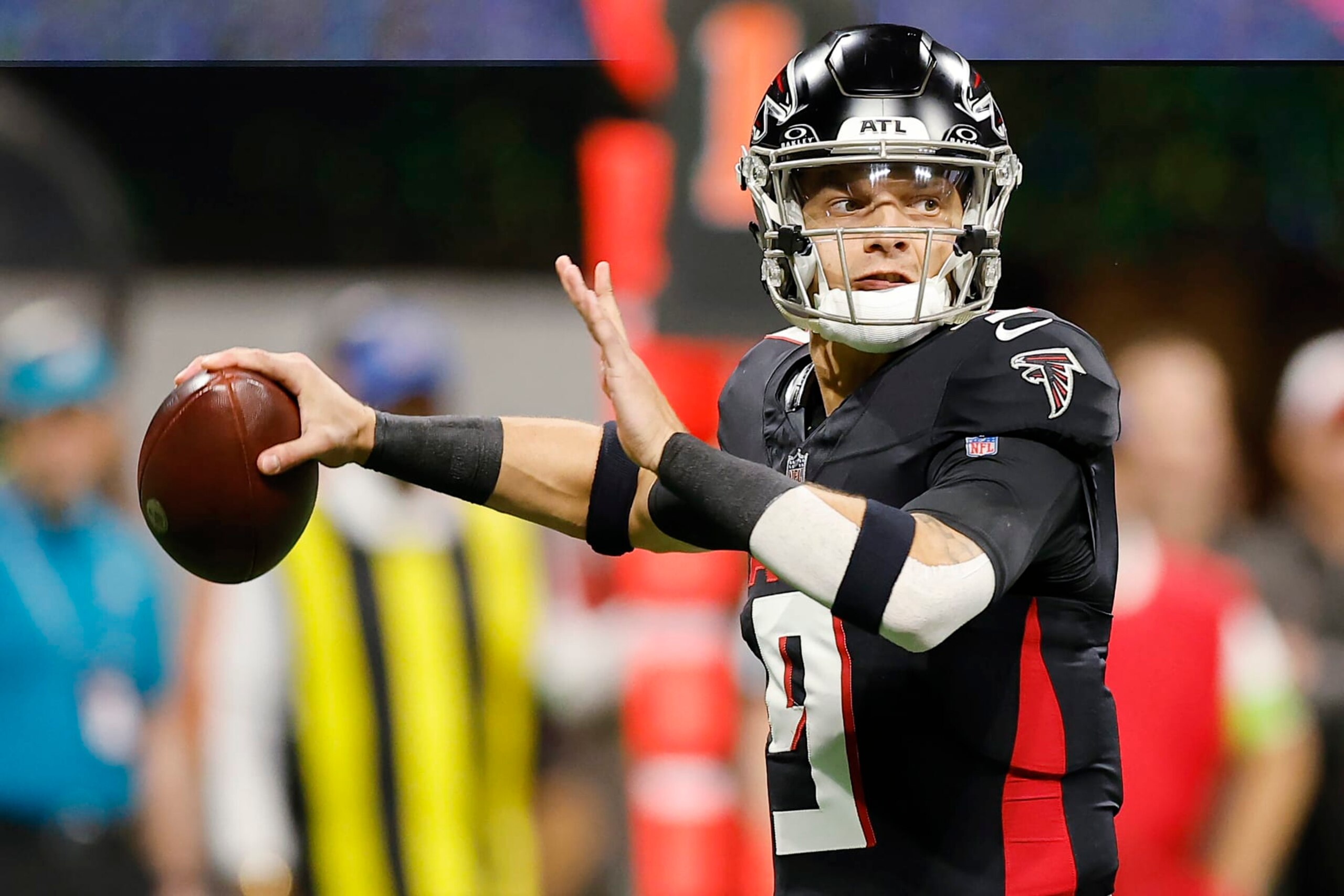 ATLANTA, GEORGIA - DECEMBER 10: Desmond Ridder #9 of the Atlanta Falcons looks to throw during the first half of the game against the Tampa Bay Buccaneers at Mercedes-Benz Stadium on December 10, 2023 in Atlanta, Georgia. (Photo by Alex Slitz/Getty Images)