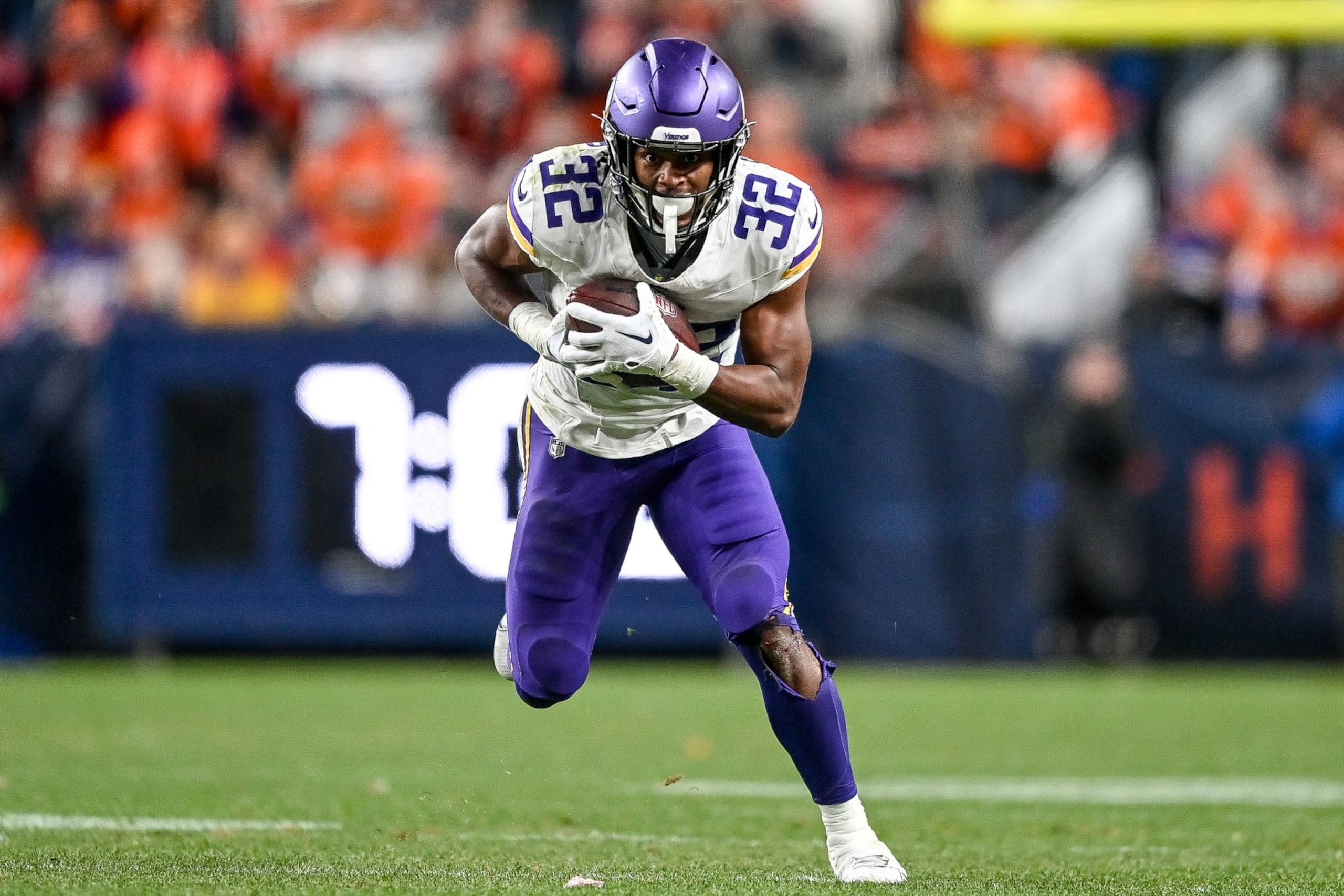 Vikings RB Ty Chandler Vikings RB Ty Chandler