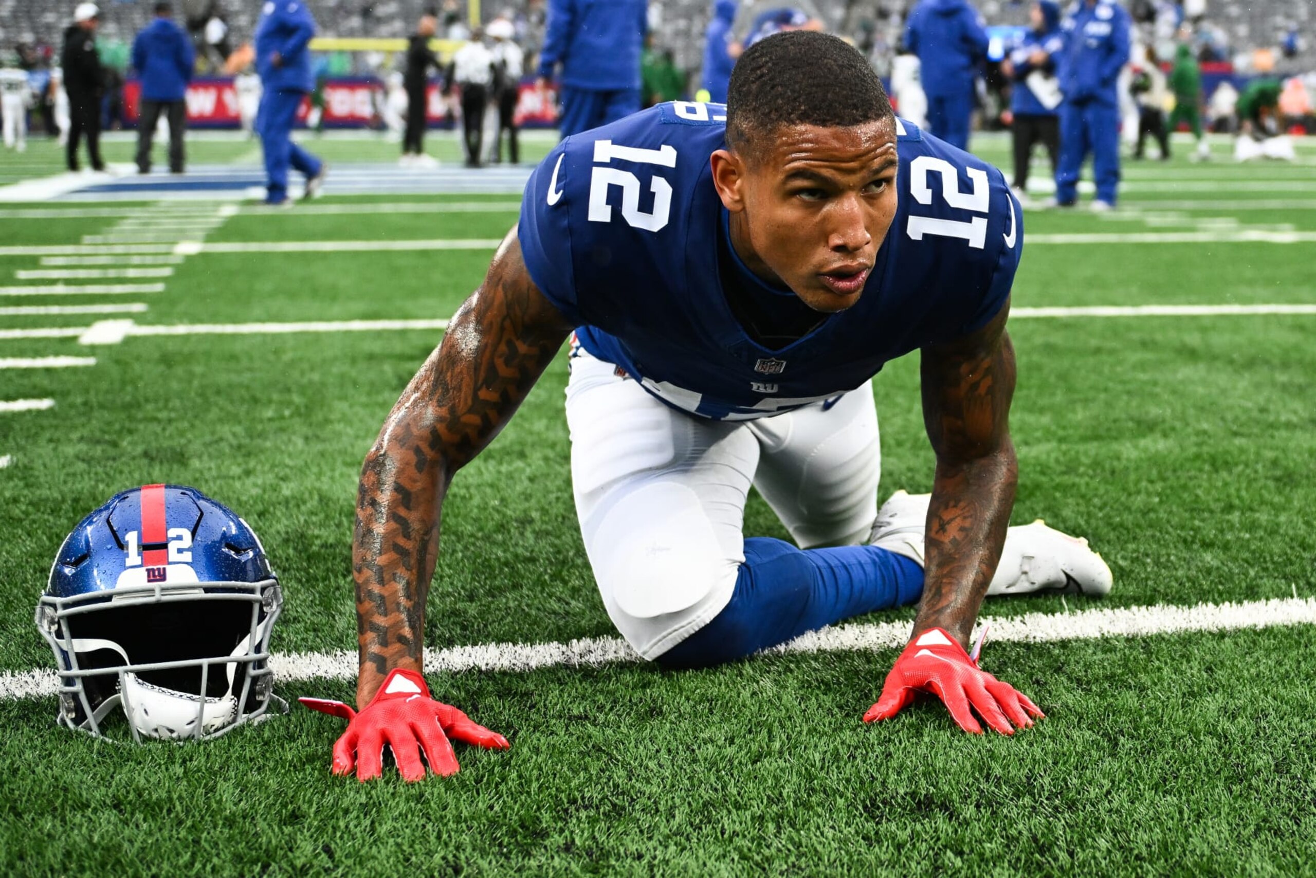 EAST RUTHERFORD, NJ - OCTOBER 29: Darren Waller #12 of the New York Giants stretches prior to the start of the game against the New York Jets at MetLife Stadium on October 29, 2023 in East Rutherford, New Jersey. (Photo by Kathryn Riley/Getty Images) EAST RUTHERFORD, NJ - OCTOBER 29: Darren Waller #12 of the New York Giants stretches prior to the start of the game against the New York Jets at MetLife Stadium on October 29, 2023 in East Rutherford, New Jersey. (Photo by Kathryn Riley/Getty Images)