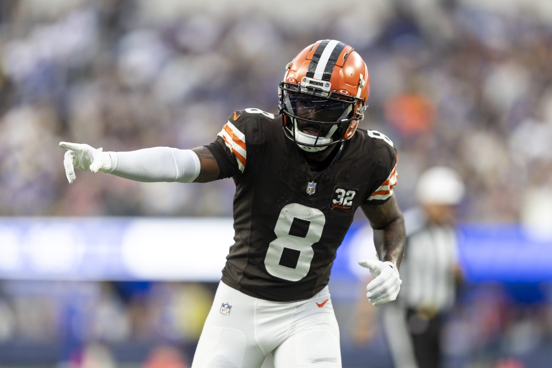 INGLEWOOD, CALIFORNIA - DECEMBER 03: Elijah Moore #8 of the Cleveland Browns signals as he lines up during an NFL football game between the Los Angeles Rams and the Cleveland Browns at SoFi Stadium on December 03, 2023 in Inglewood, California. (Photo by Michael Owens/Getty Images)