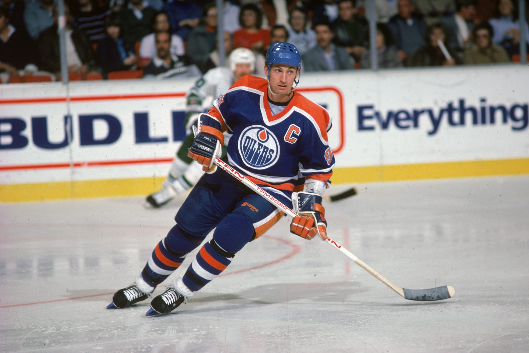 HARTFORD, CT - NOVEMBER 15:  Wayne Gretzky #99 of the Edmonton Oilers skates on the ice during an NHL game against the Hartford Whalers on November 15, 1986 at the Hartford Civic Center in Hartford, Connecticut. (Photo by Bruce Bennett Studios via Getty Images/Getty Images)