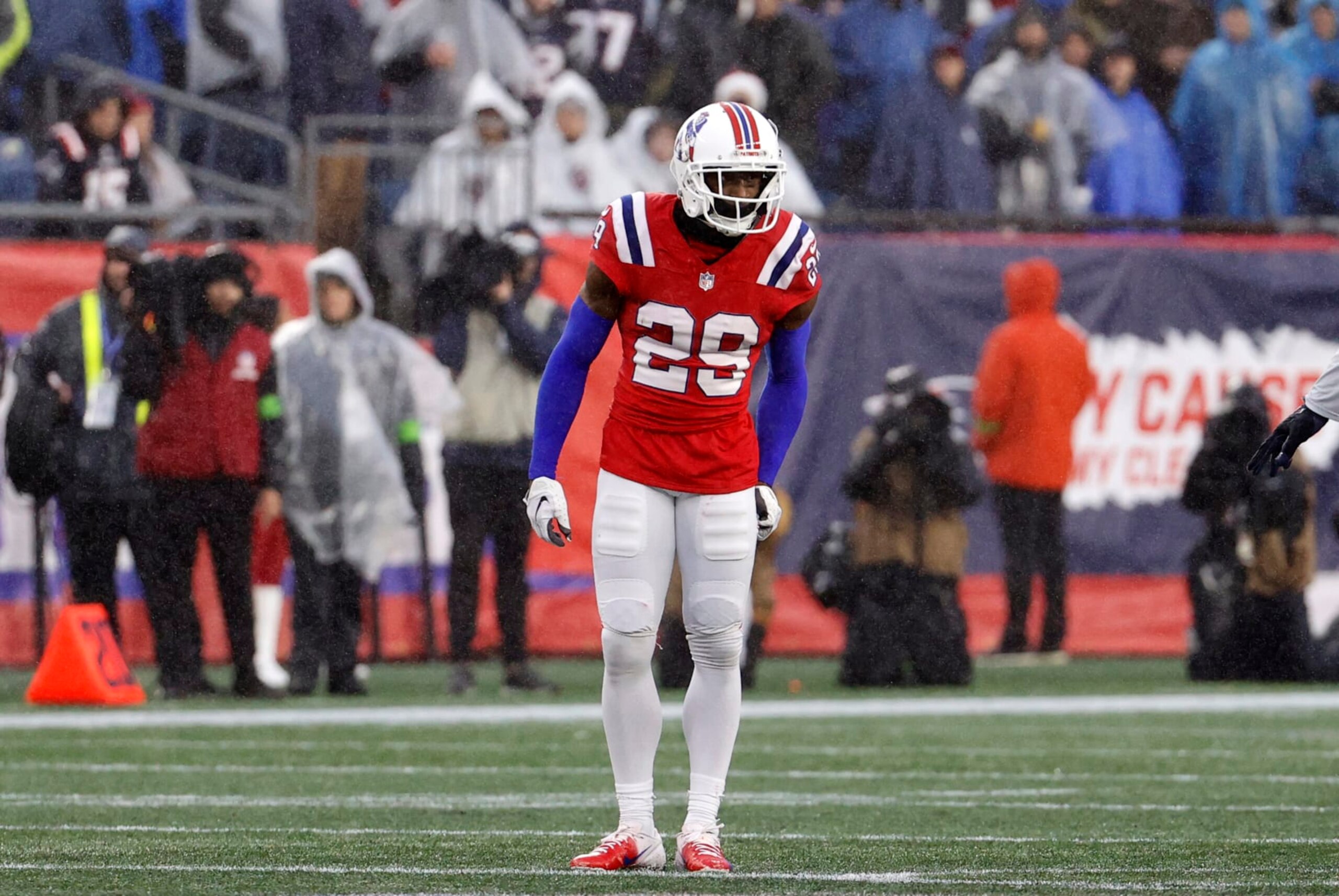 FOXBOROUGH, MA - DECEMBER 03: New England Patriots defensive back J.C. Jackson (29) during a game between the New England Patriots and the Los Angeles Chargers on December 3, 2023, at Gillette Stadium in Foxborough, Massachusetts. (Photo by Fred Kfoury III/Icon Sportswire via Getty Images)