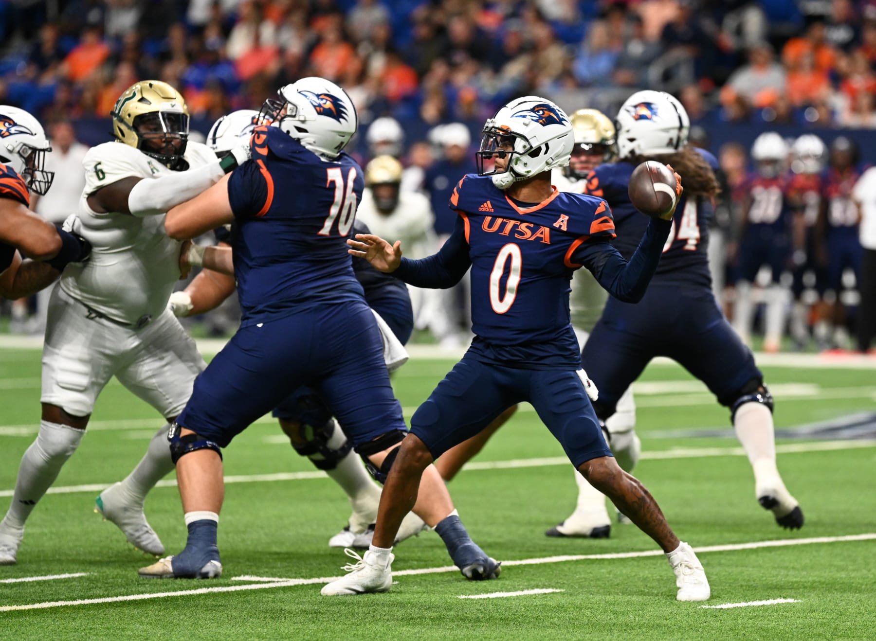 SAN ANTONIO, TX - NOVEMBER 17: University of Texas - San Antonio Roadrunners QB Frank Harris throws a pass during the game between the University of South Florida Bulls and the University of Texas - San Antonio Roadrunners on November 17, 2023 at the Alamodome in San Antonio, TX. (Photo by John Rivera/Icon Sportswire via Getty Images)