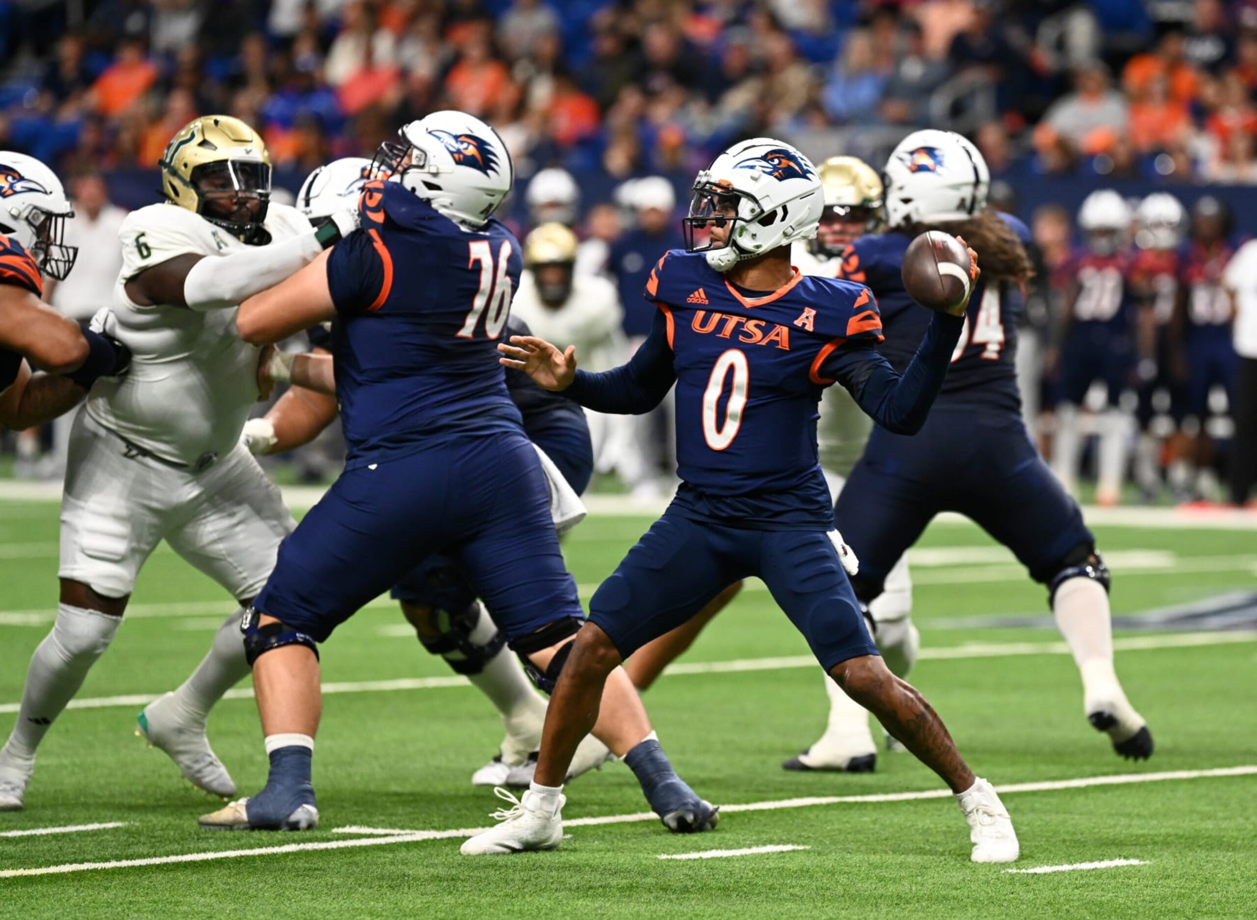 SAN ANTONIO, TX - NOVEMBER 17: University of Texas - San Antonio Roadrunners QB Frank Harris throws a pass during the game between the University of South Florida Bulls and the University of Texas - San Antonio Roadrunners on November 17, 2023 at the Alamodome in San Antonio, TX. (Photo by John Rivera/Icon Sportswire via Getty Images)