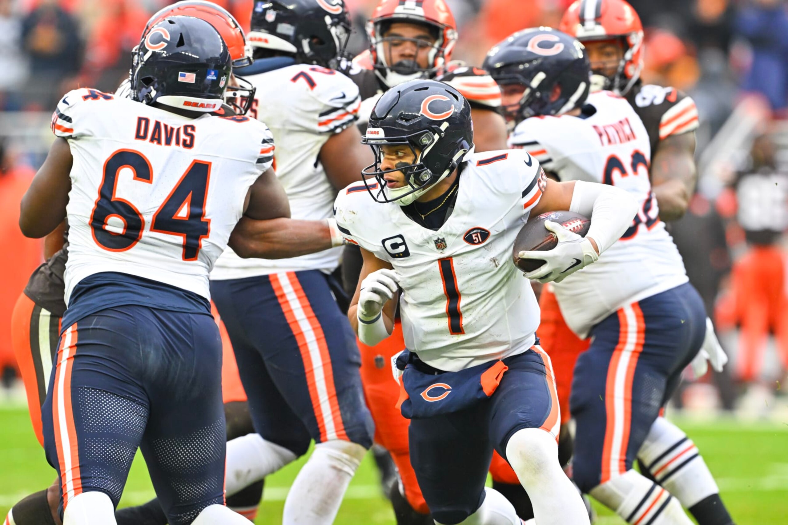 CLEVELAND, OHIO - DECEMBER 17: Justin Fields #1 of the Chicago Bears runs with the ball during the second quarter against the Cleveland Browns at Cleveland Browns Stadium on December 17, 2023 in Cleveland, Ohio. (Photo by Jason Miller/Getty Images) CLEVELAND, OHIO - DECEMBER 17: Justin Fields #1 of the Chicago Bears runs with the ball during the second quarter against the Cleveland Browns at Cleveland Browns Stadium on December 17, 2023 in Cleveland, Ohio. (Photo by Jason Miller/Getty Images)