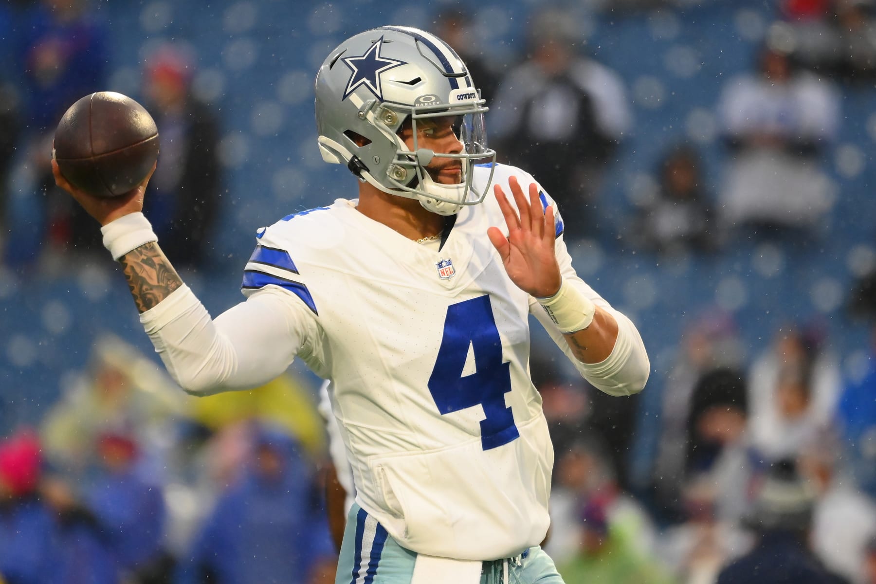 ORCHARD PARK, NEW YORK - DECEMBER 17: Dak Prescott #4 of the Dallas Cowboys warms up prior to a game against the Buffalo Bills at Highmark Stadium on December 17, 2023 in Orchard Park, New York. (Photo by Rich Barnes/Getty Images)