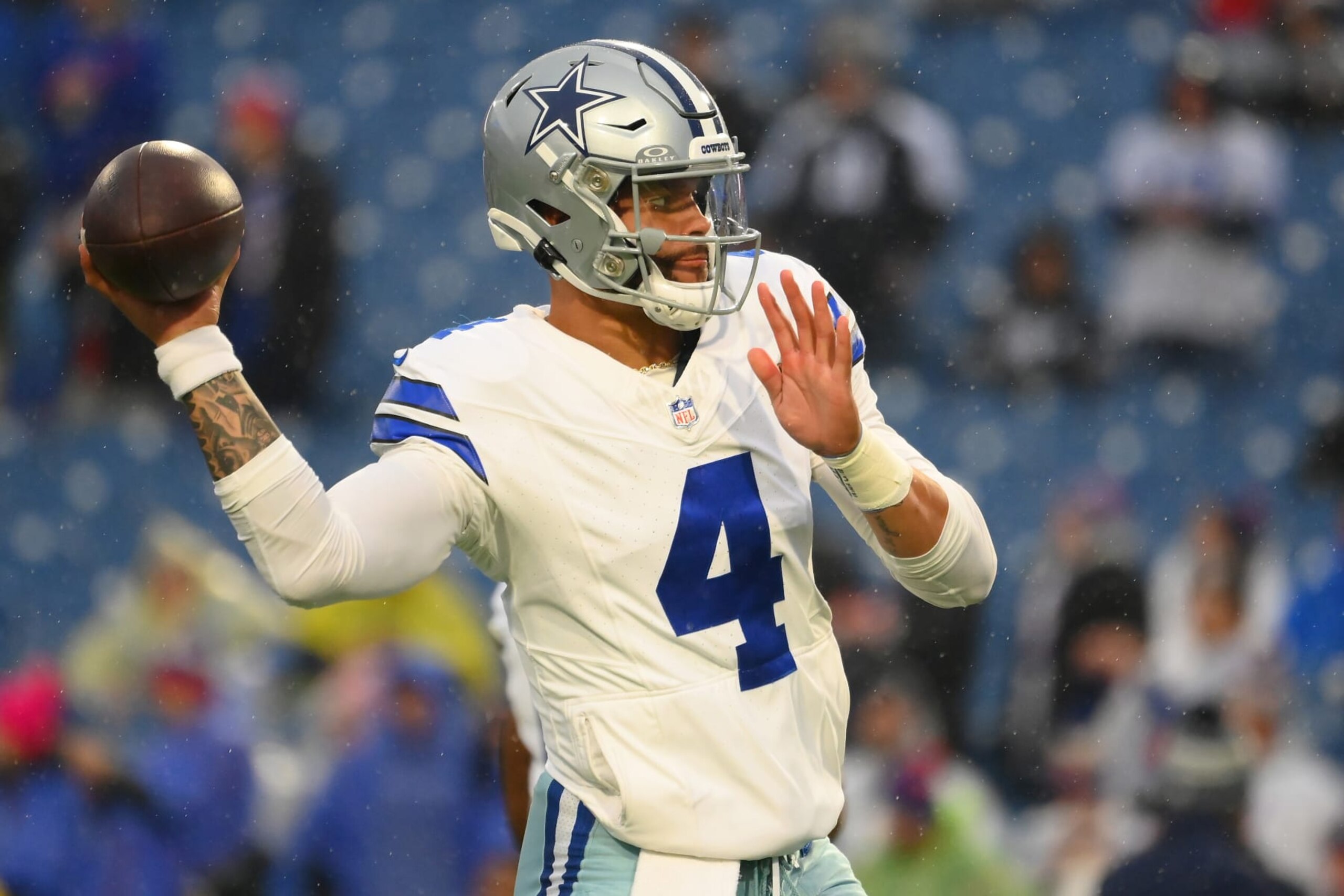 ORCHARD PARK, NEW YORK - DECEMBER 17: Dak Prescott #4 of the Dallas Cowboys warms up prior to a game against the Buffalo Bills at Highmark Stadium on December 17, 2023 in Orchard Park, New York. (Photo by Rich Barnes/Getty Images)