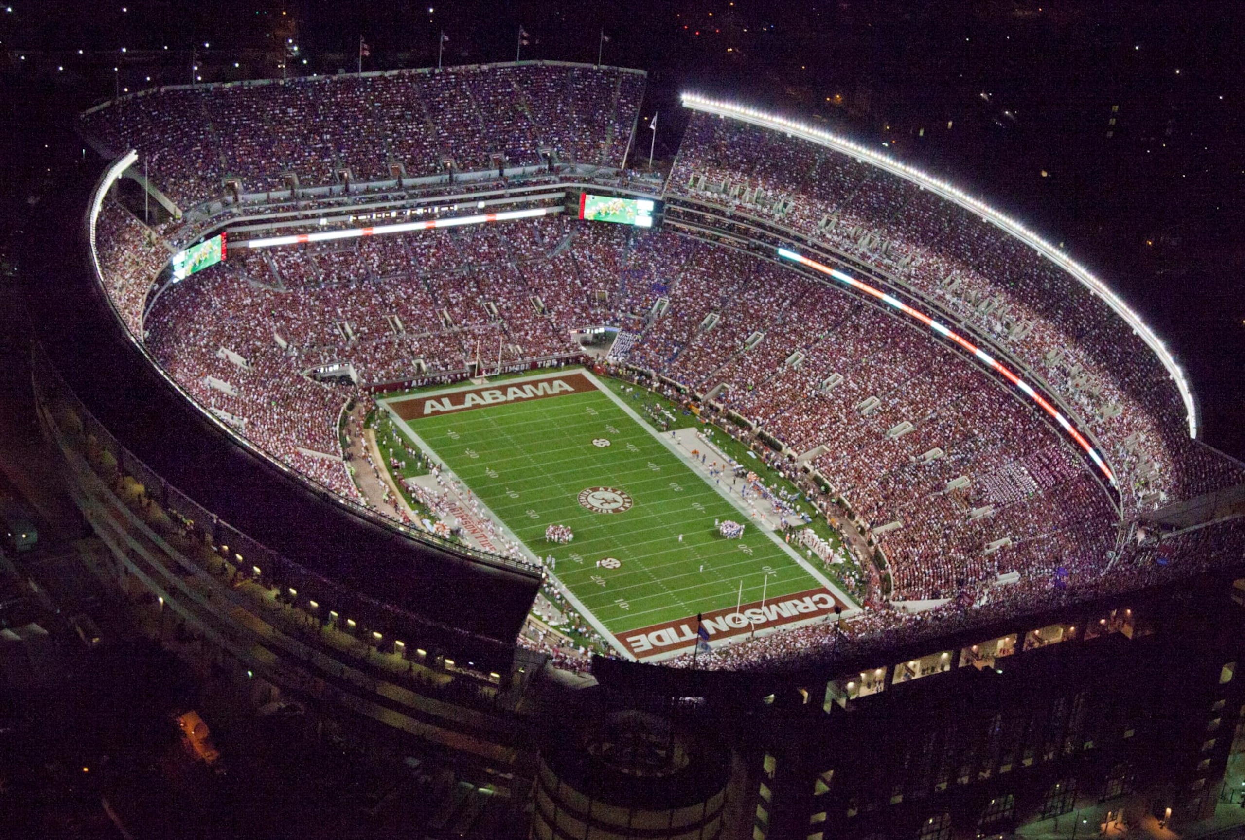 UNITED STATES - OCTOBER 03:  Aerial view of the University of Alabama football stadium, Tuscaloosa, Alabama (Photo by Carol M. Highsmith/Buyenlarge/Getty Images)