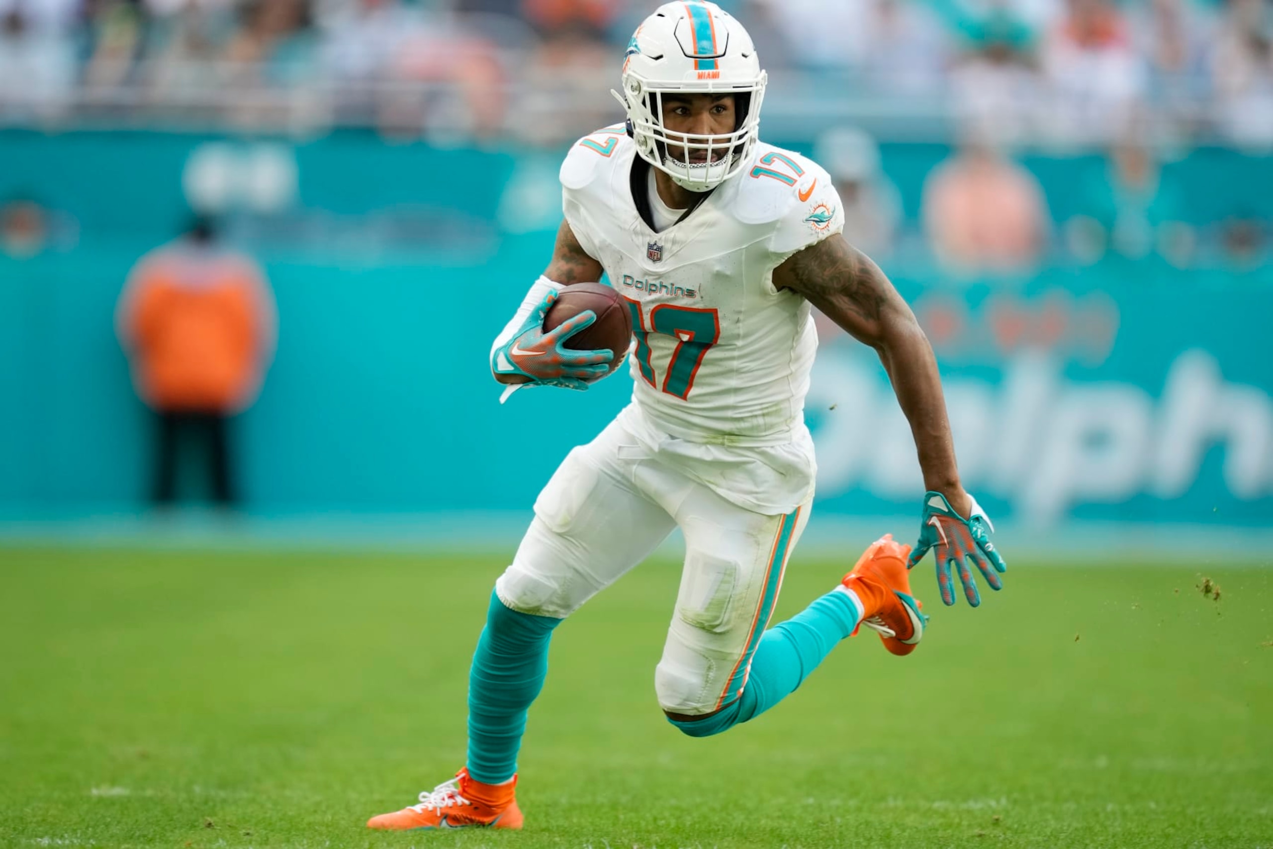 Dolphins WR Jaylen Waddle Dolphins WR Jaylen Waddle