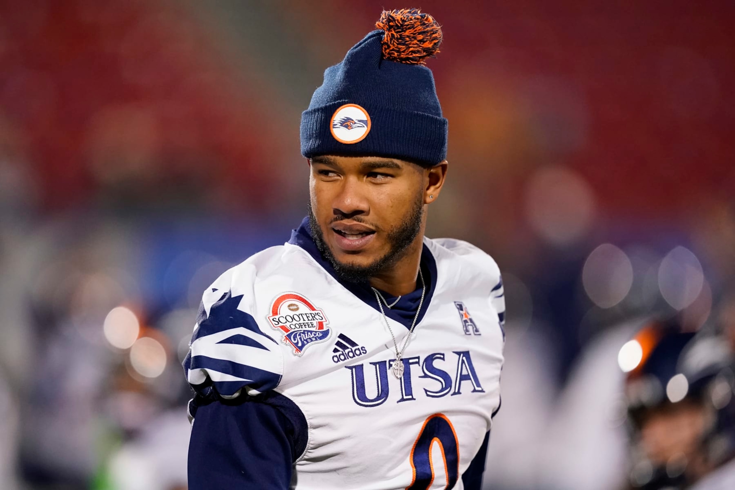 FRISCO, TEXAS - DECEMBER 19: Frank Harris #0 of the UTSA Roadrunners walks on the field during warmups before Frisco Bowl against the Marshall Thundering Herd at Toyota Stadium on December 19, 2023 in Frisco, Texas. (Photo by Sam Hodde/Getty Images) FRISCO, TEXAS - DECEMBER 19: Frank Harris #0 of the UTSA Roadrunners walks on the field during warmups before Frisco Bowl against the Marshall Thundering Herd at Toyota Stadium on December 19, 2023 in Frisco, Texas. (Photo by Sam Hodde/Getty Images)
