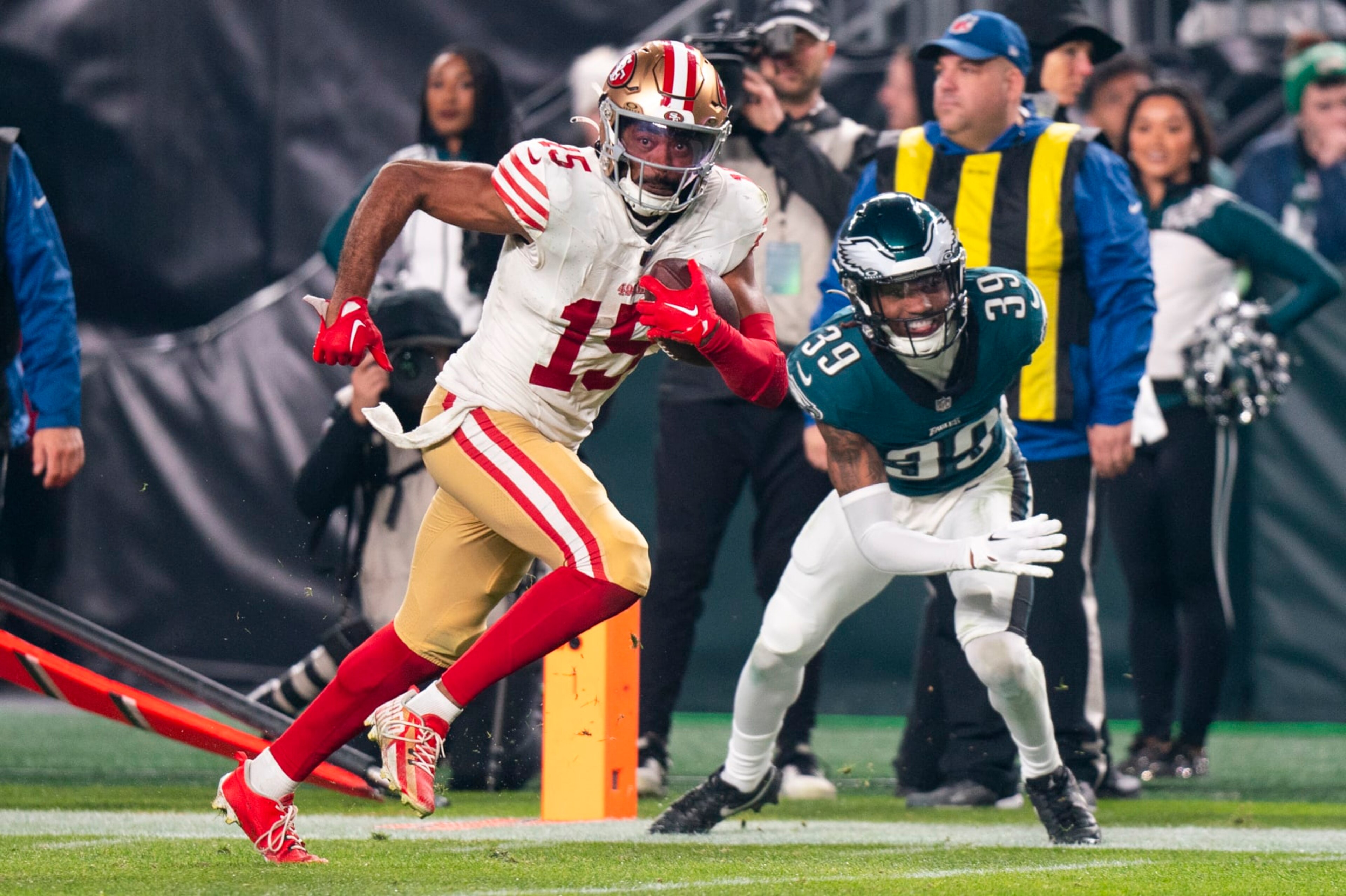 San Francisco 49ers wide receiver Jauan Jennings (15) in action against Philadelphia Eagles cornerback Eli Ricks (39) during the NFL football game, Sunday, Dec. 3, 2023, in Philadelphia. (AP Photo/Chris Szagola)