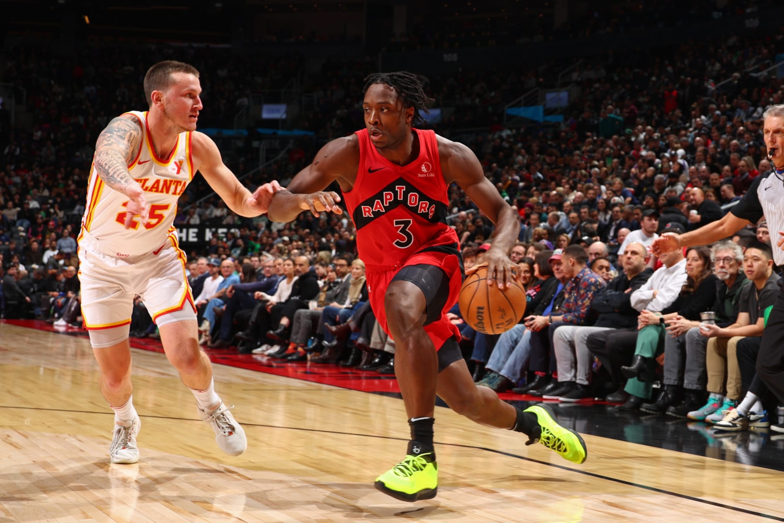 TORONTO, CANADA - DECEMBER 13: OG Anunoby #3 of the Toronto Raptors drives to the basket during the game against the Atlanta Hawks on December 13, 2023 at the Scotiabank Arena in Toronto, Ontario, Canada.  NOTE TO USER: User expressly acknowledges and agrees that, by downloading and or using this Photograph, user is consenting to the terms and conditions of the Getty Images License Agreement.  Mandatory Copyright Notice: Copyright 2023 NBAE (Photo by Vaughn Ridley/NBAE via Getty Images)