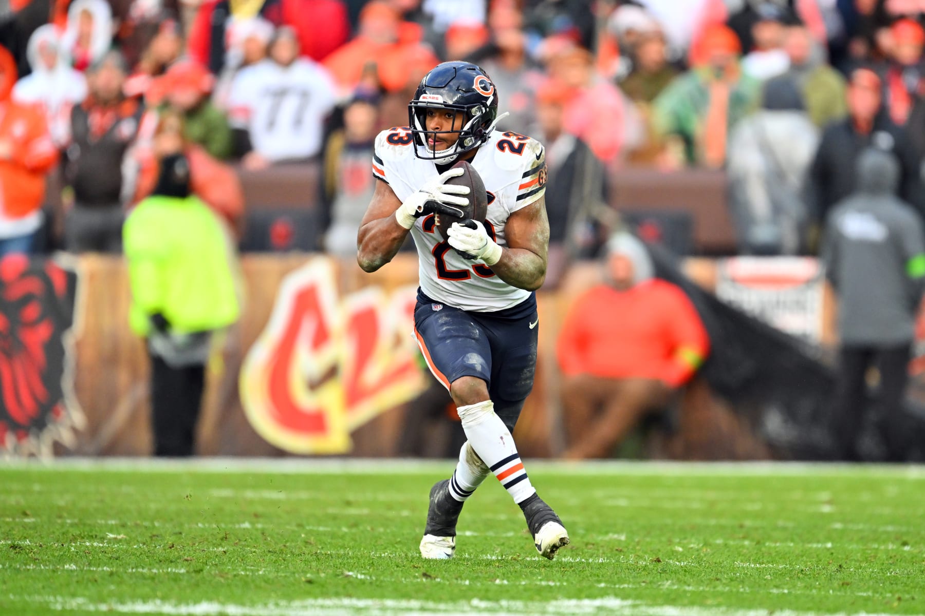 Bears RB Roschon Johnson