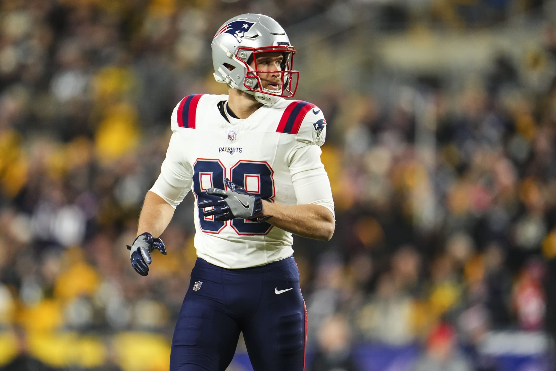 PITTSBURGH, PA - DECEMBER 07: Mike Gesicki #88 of the New England Patriots looks on from the field during an NFL football game against the Pittsburgh Steelers at Acrisure Stadium on December 7, 2023 in Pittsburgh, Pennsylvania. (Photo by Cooper Neill/Getty Images) PITTSBURGH, PA - DECEMBER 07: Mike Gesicki #88 of the New England Patriots looks on from the field during an NFL football game against the Pittsburgh Steelers at Acrisure Stadium on December 7, 2023 in Pittsburgh, Pennsylvania. (Photo by Cooper Neill/Getty Images)