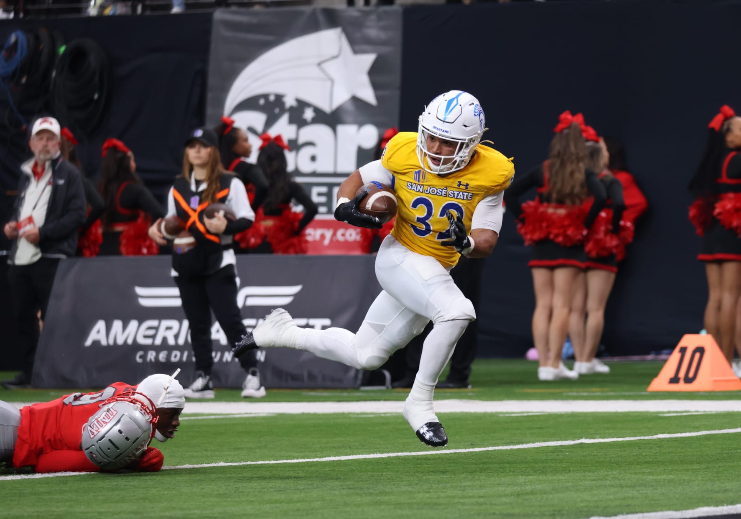 LAS VEGAS, NV - NOVEMBER 25: San Jose State Spartans running back Kairee Robinson (32) in action during a game between the San Jose Spartans and the UNLV Rebels Saturday, Nov. 25, 2023, at Allegiant Stadium in Las Vegas, Nevada. (Photo by Marc Sanchez/Icon Sportswire via Getty Images)