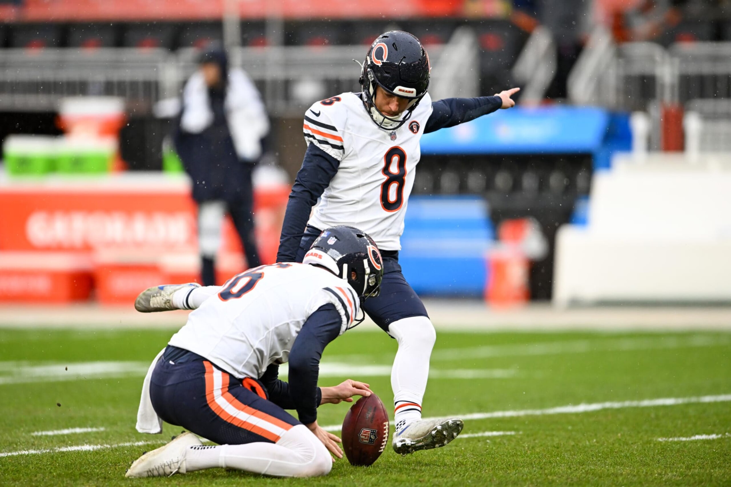 CLEVELAND, OHIO - DECEMBER 17: Cairo Santos #8 of the Chicago Bears warms up prior to a game against the Cleveland Browns at Cleveland Browns Stadium on December 17, 2023 in Cleveland, Ohio. (Photo by Nick Cammett/Diamond Images via Getty Images)