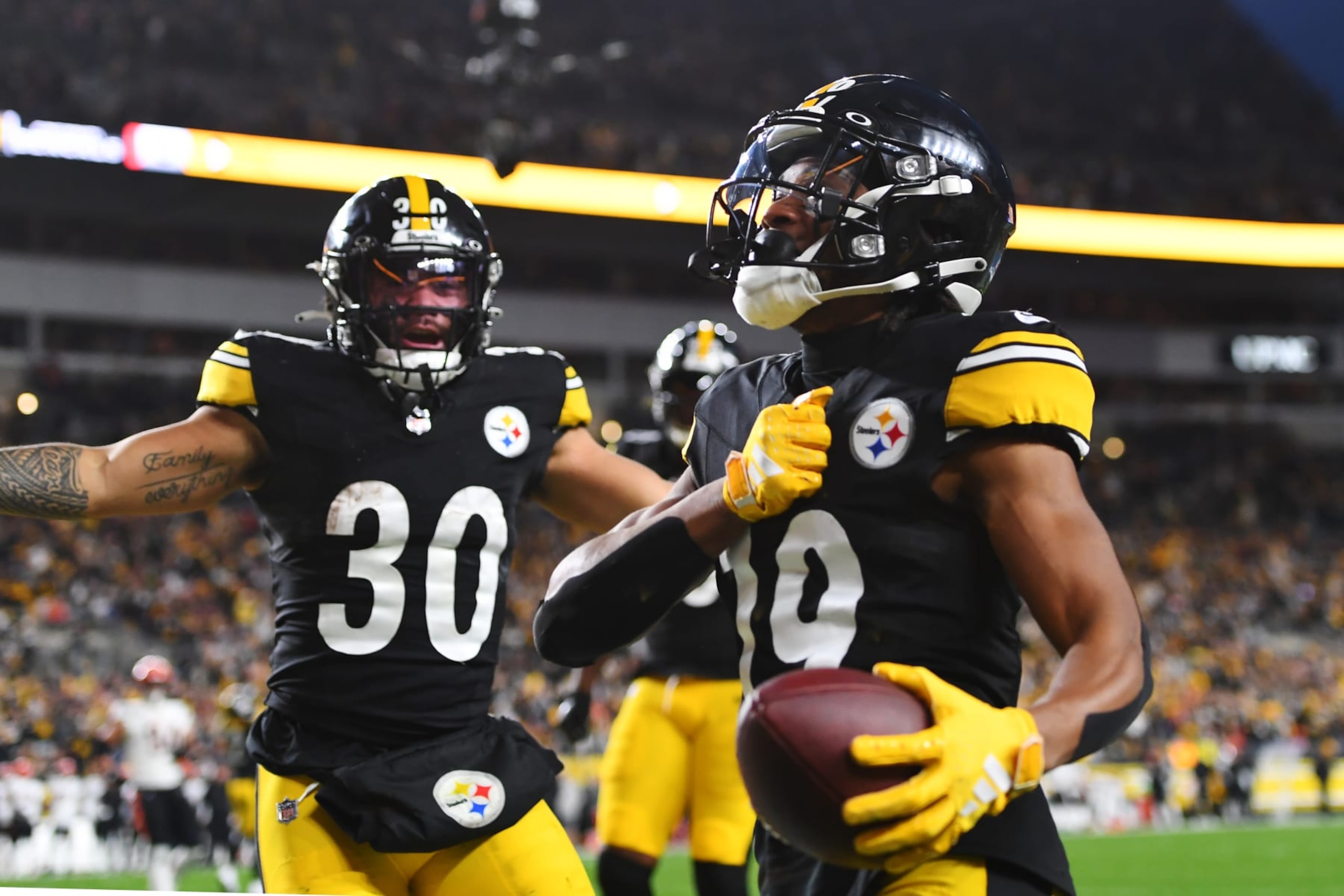 PITTSBURGH, PENNSYLVANIA - DECEMBER 23: Calvin Austin III #19 of the Pittsburgh Steelers celebrates after scoring a touchdown  during the second quarter of a game against the Cincinnati Bengals at Acrisure Stadium on December 23, 2023 in Pittsburgh, Pennsylvania. (Photo by Joe Sargent/Getty Images)